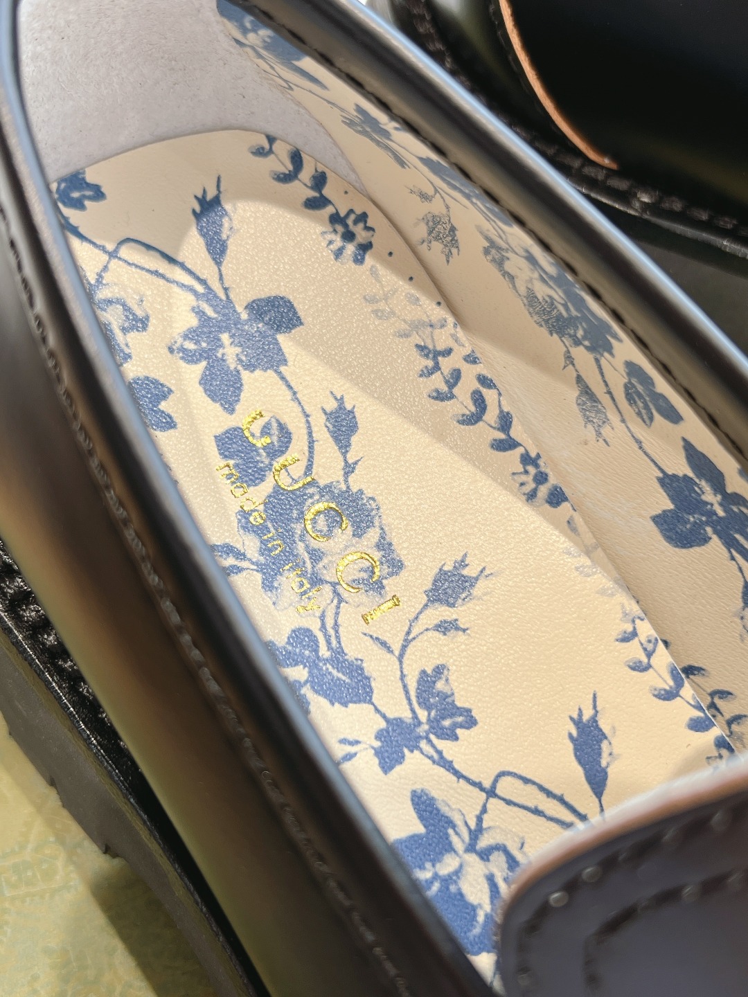 Gucci women's leather shoes-4