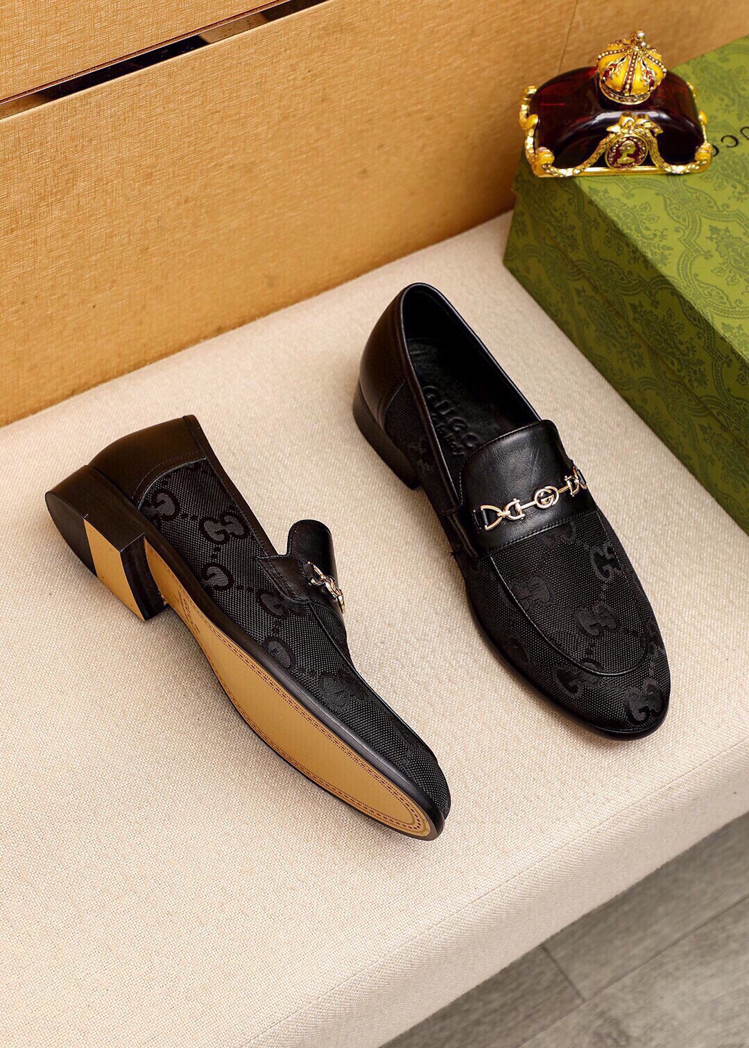 Gucci men's leather shoes-119