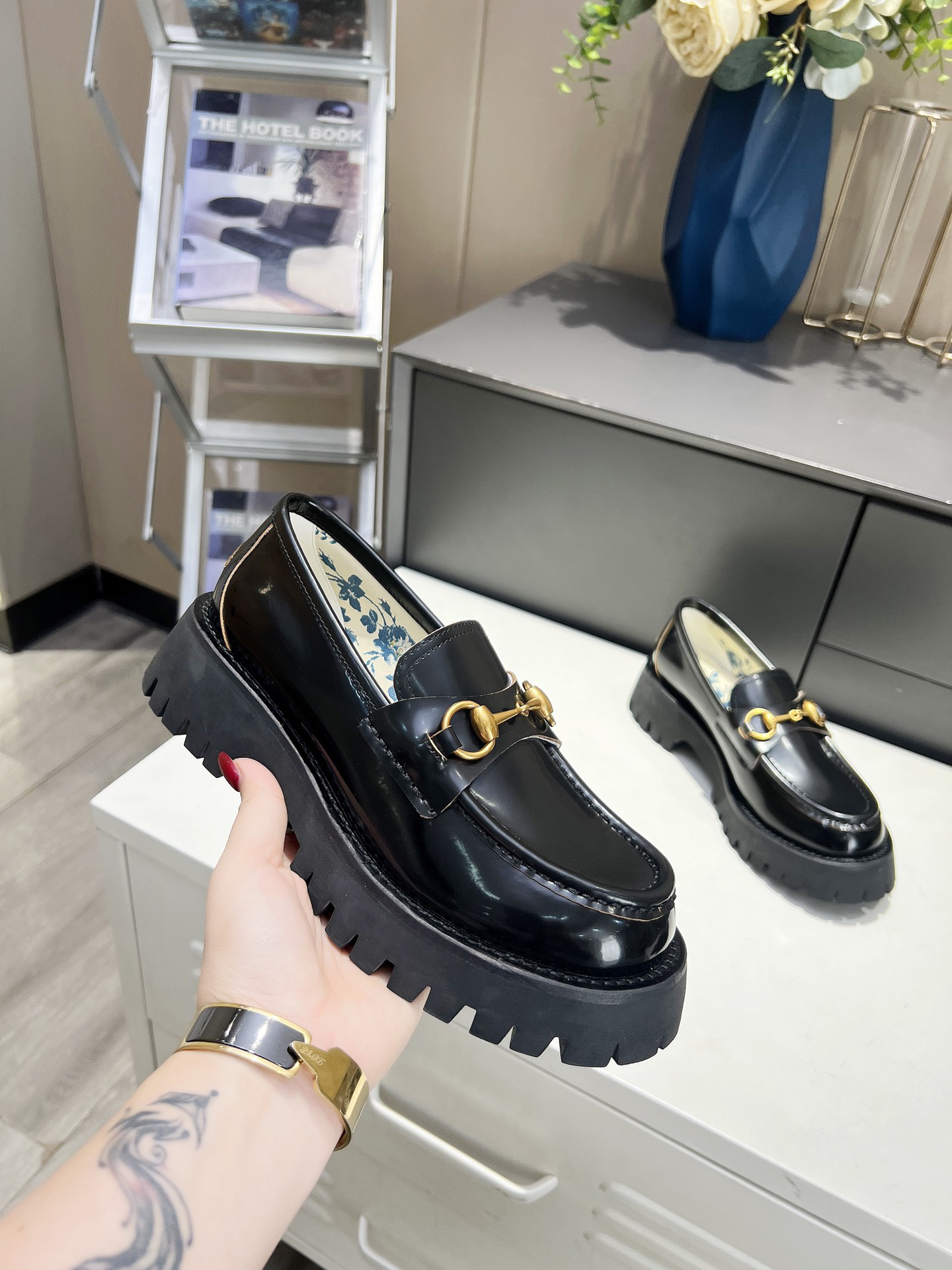 Gucci women's leather shoes-26