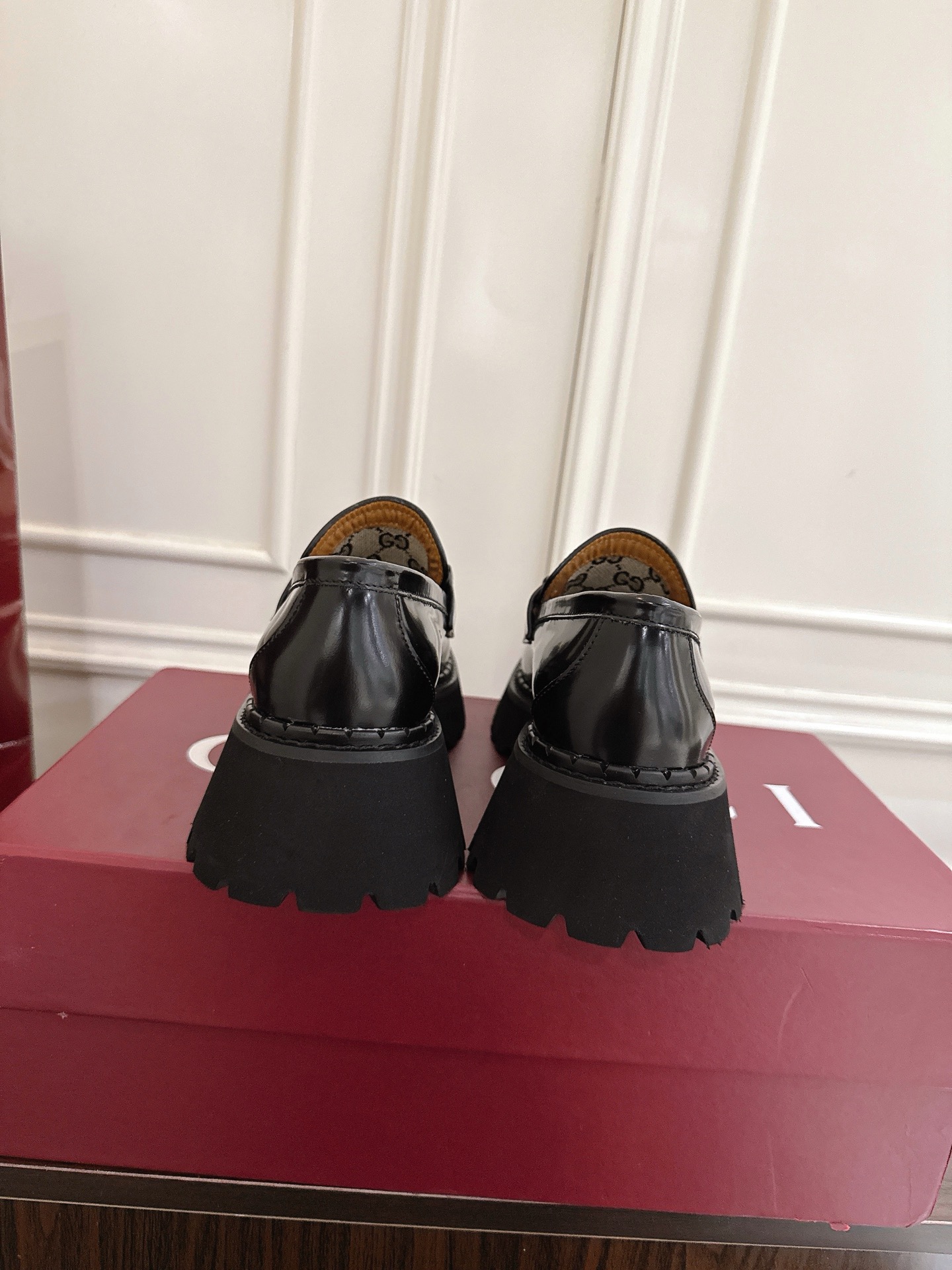 Gucci women's leather shoes-64