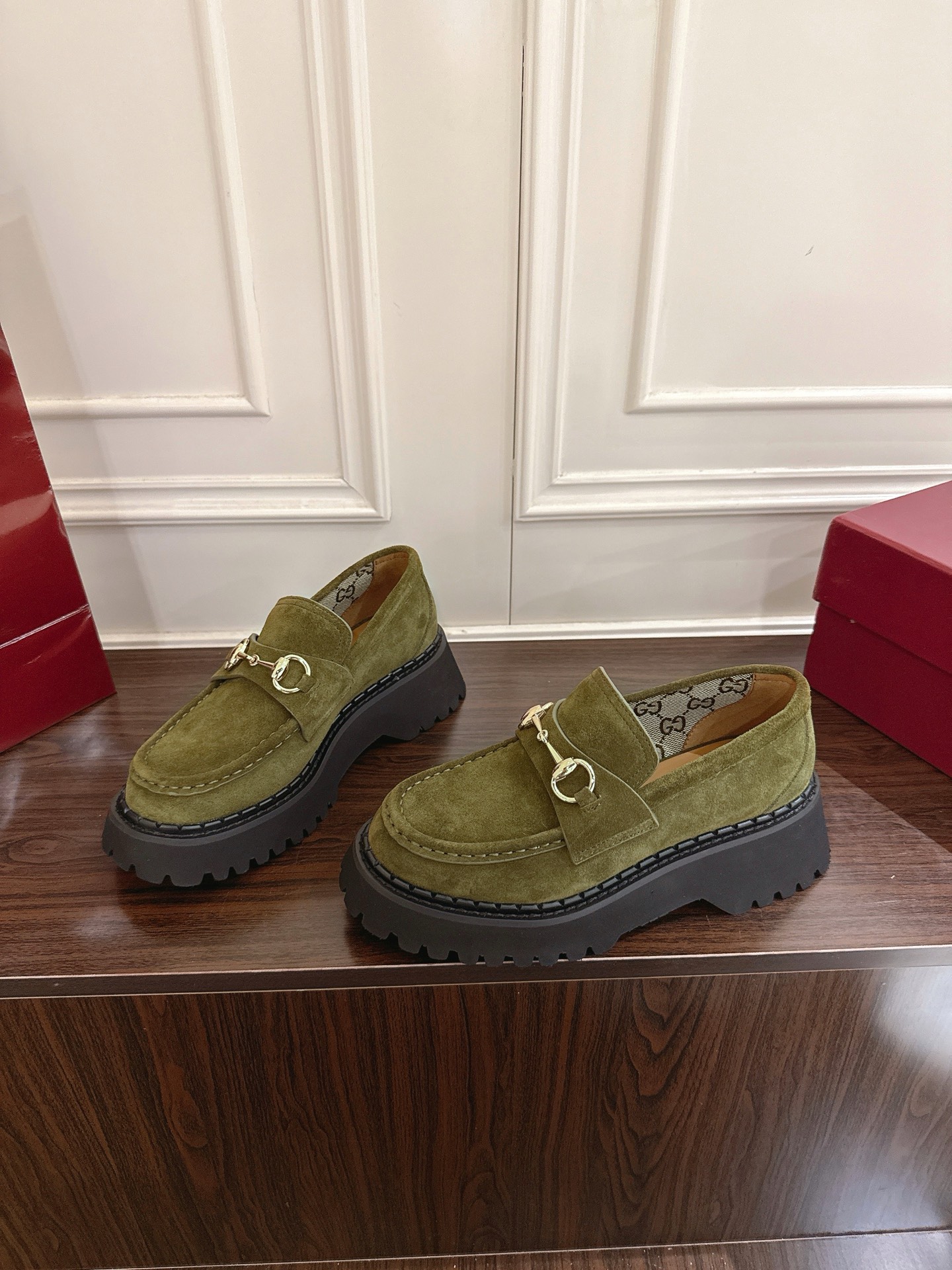 Gucci women's leather shoes-61