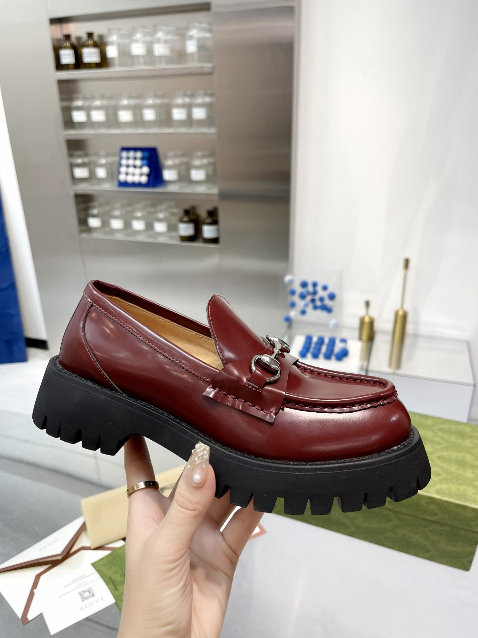 Gucci women's leather shoes-42