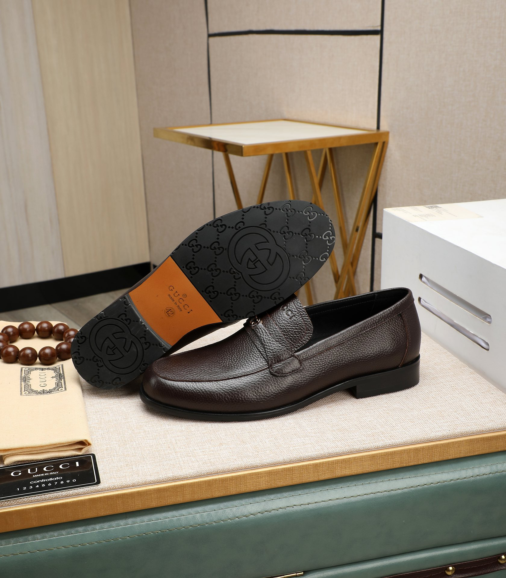 Gucci men's leather shoes-135