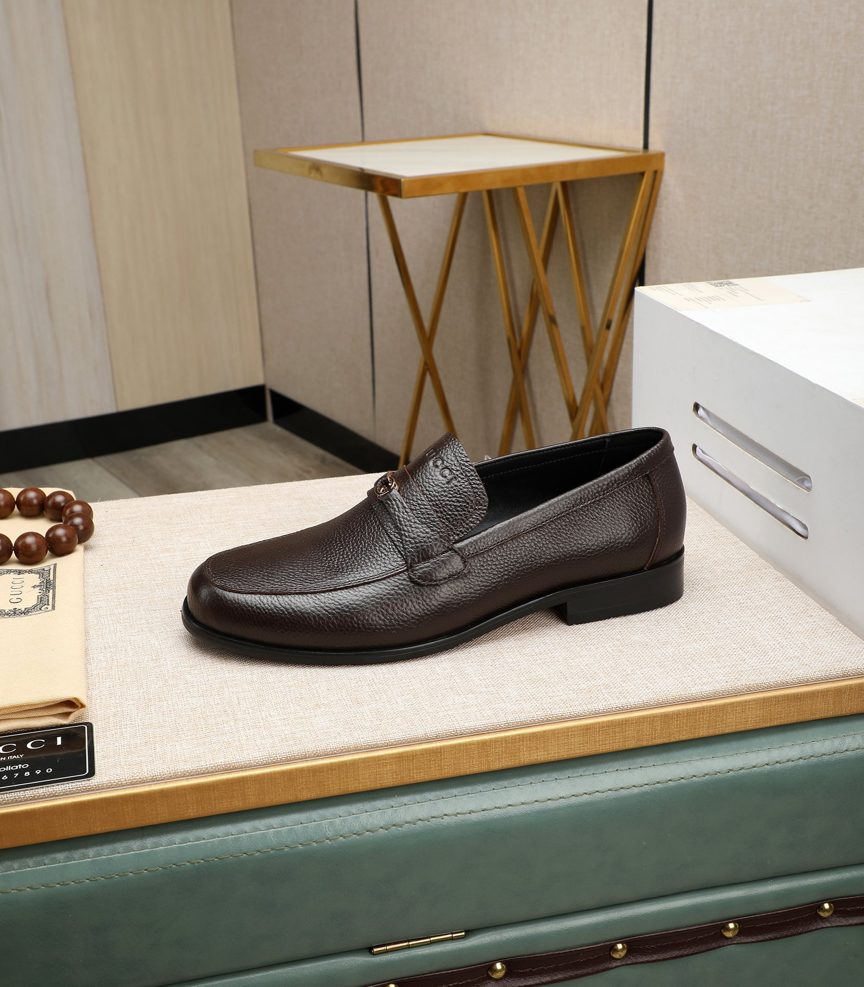 Gucci men's leather shoes-135