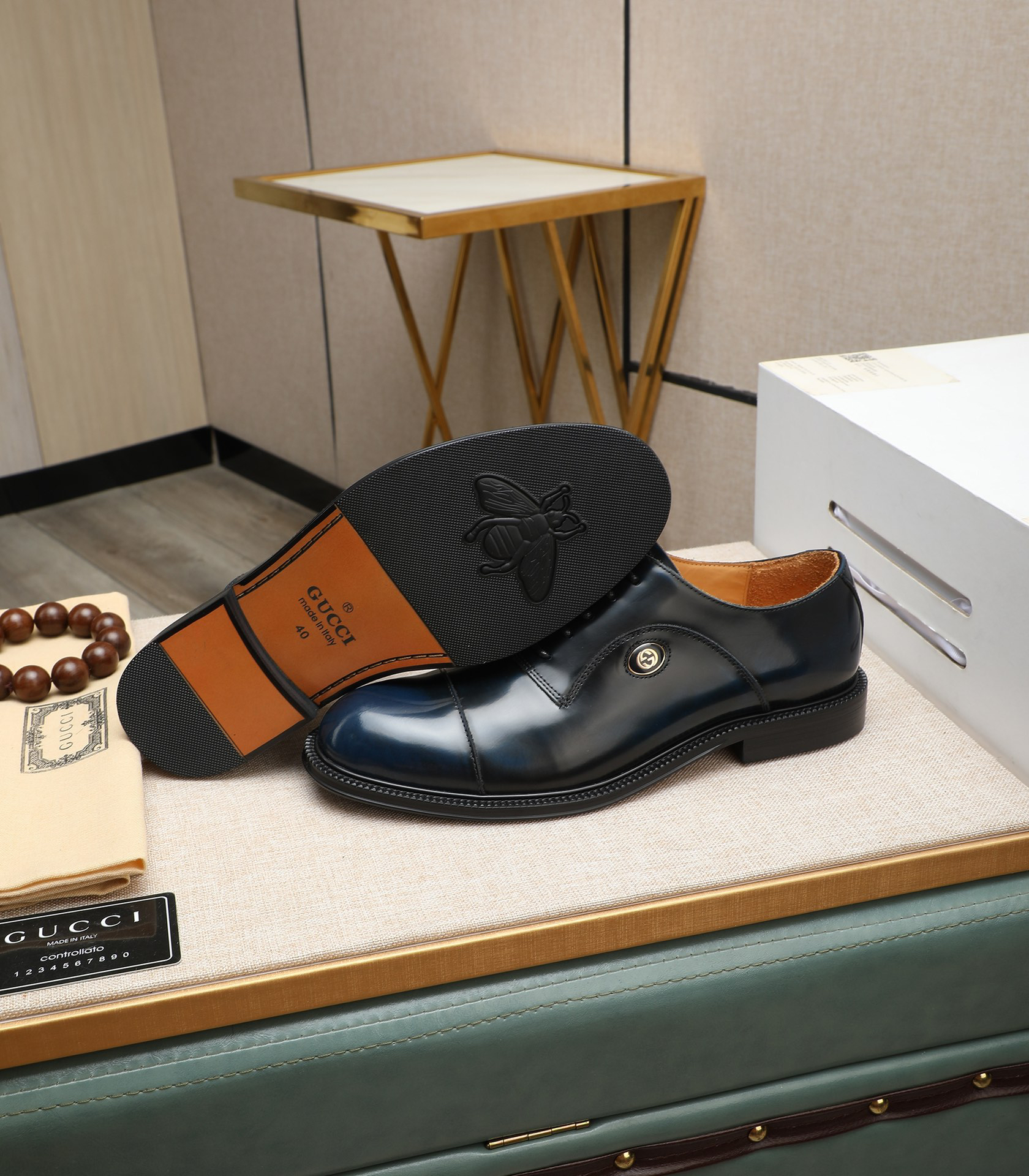 Gucci men's leather shoes-126