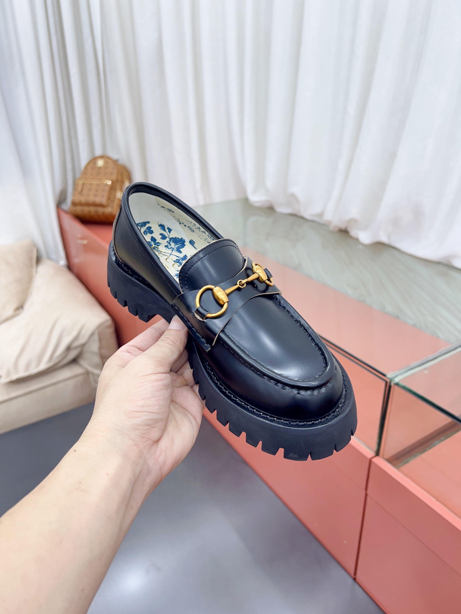 Gucci women's leather shoes-78