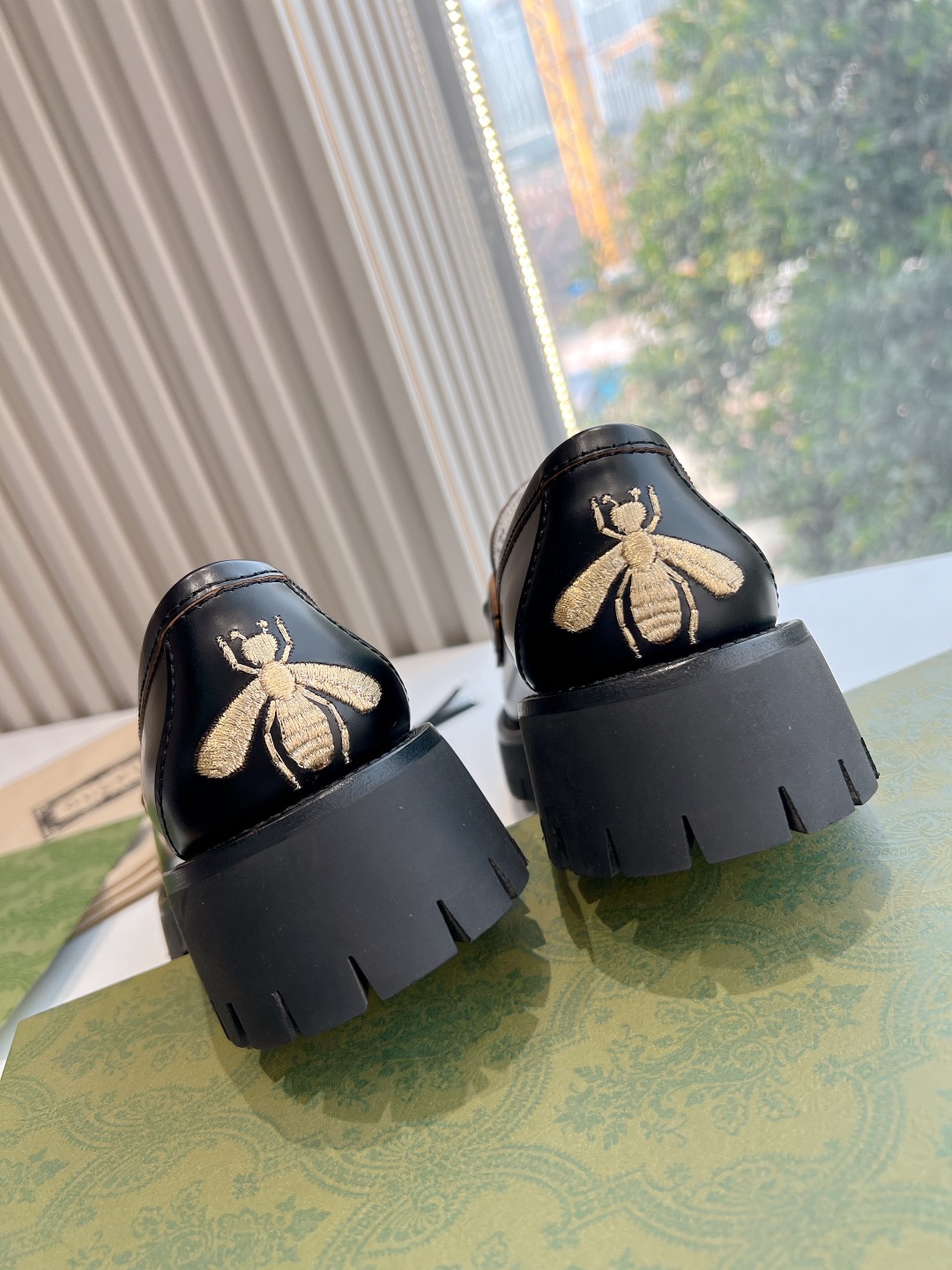 Gucci women's leather shoes-4