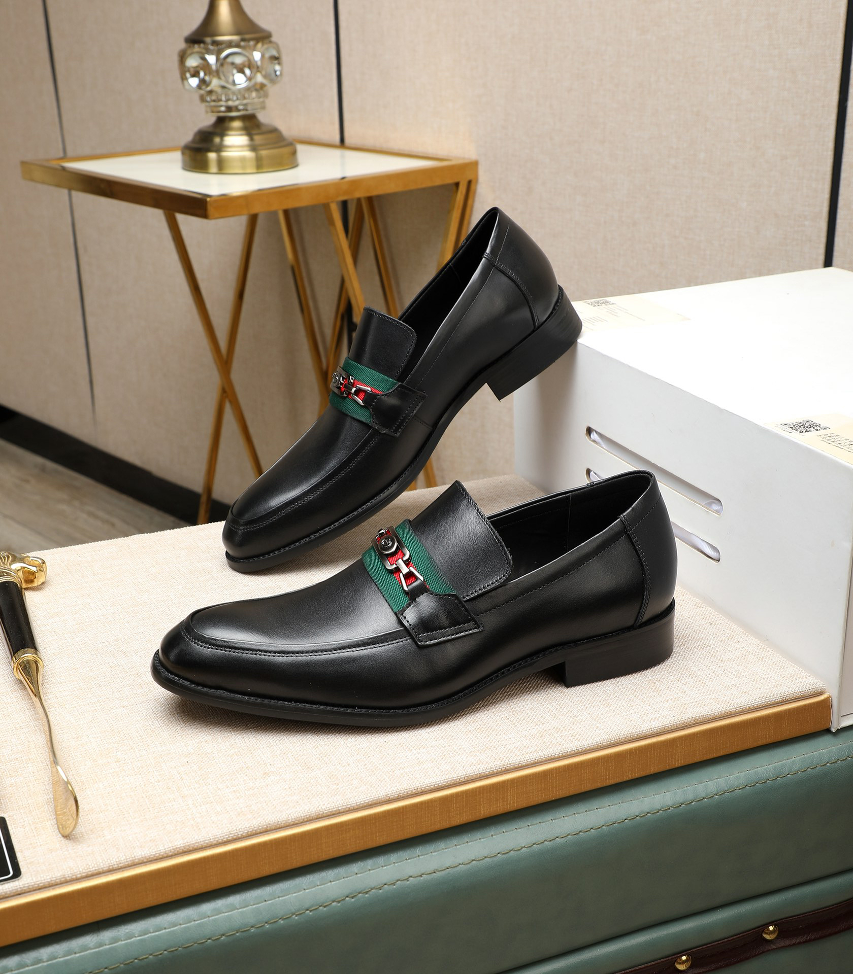 Gucci men's leather shoes-108