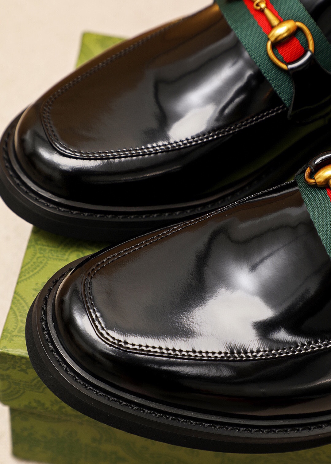 Gucci men's leather shoes-116