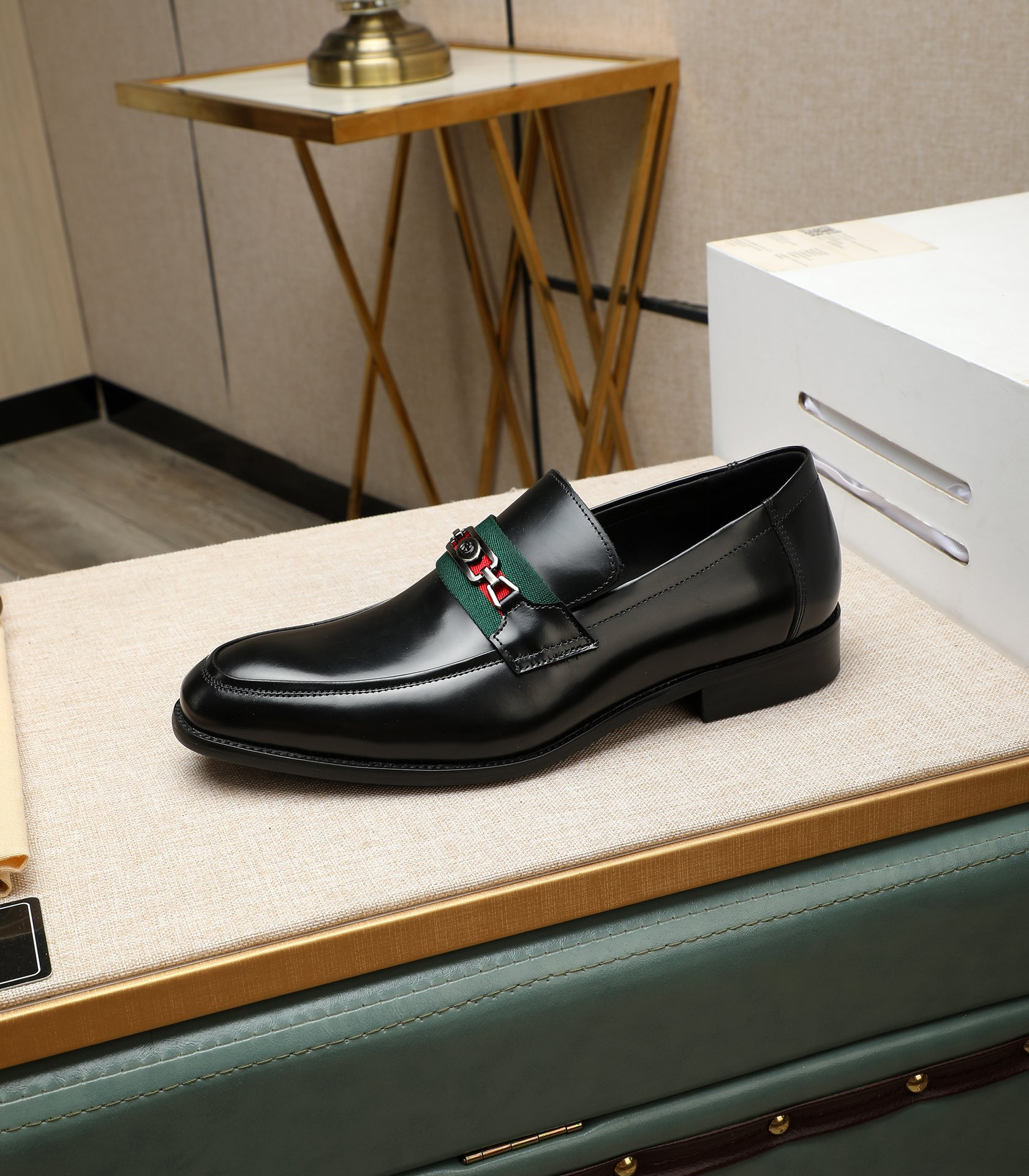 Gucci men's leather shoes-106