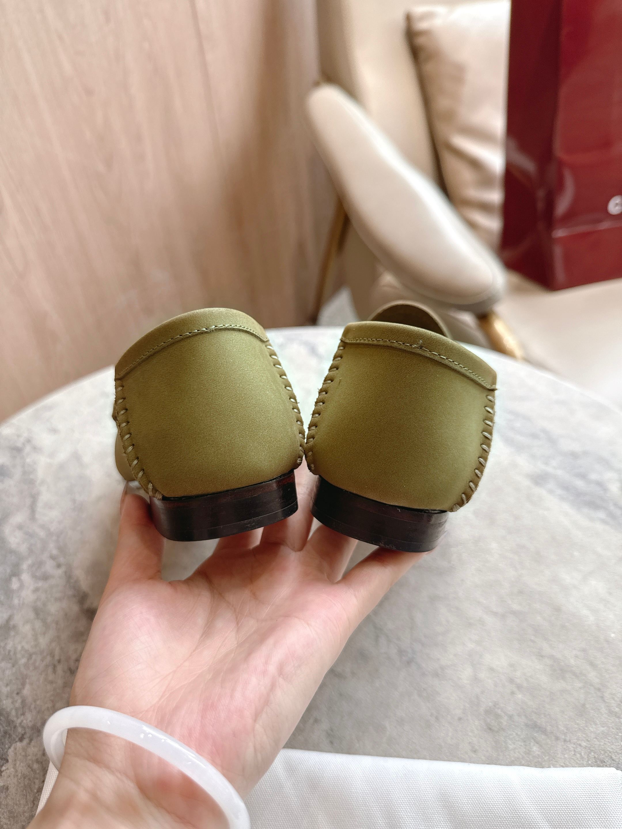 Gucci women's leather shoes-38