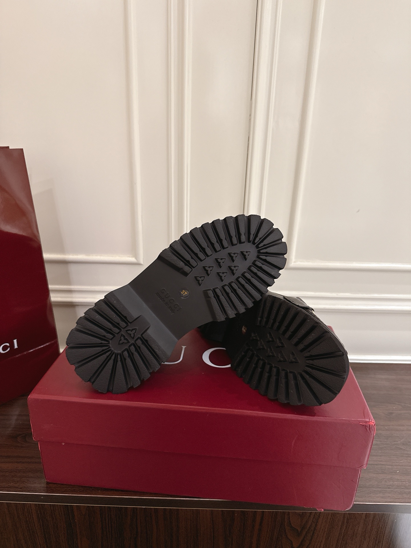 Gucci women's leather shoes-63