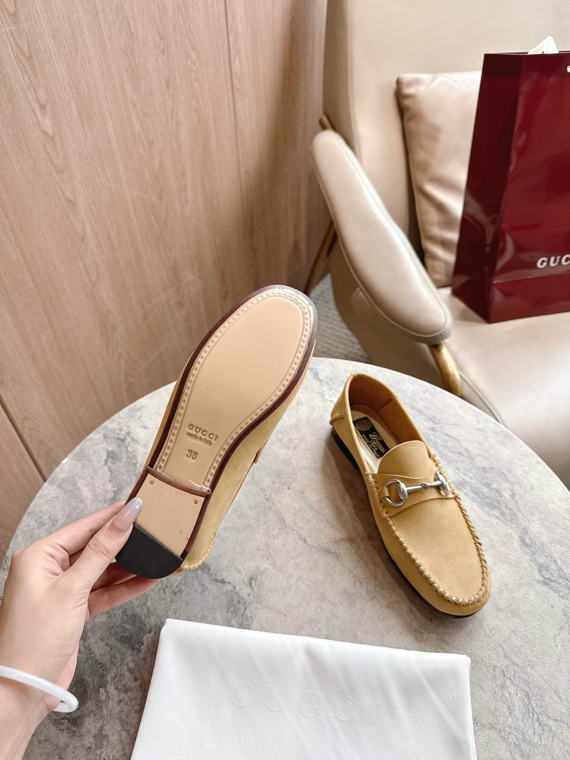 Gucci women's leather shoes-39