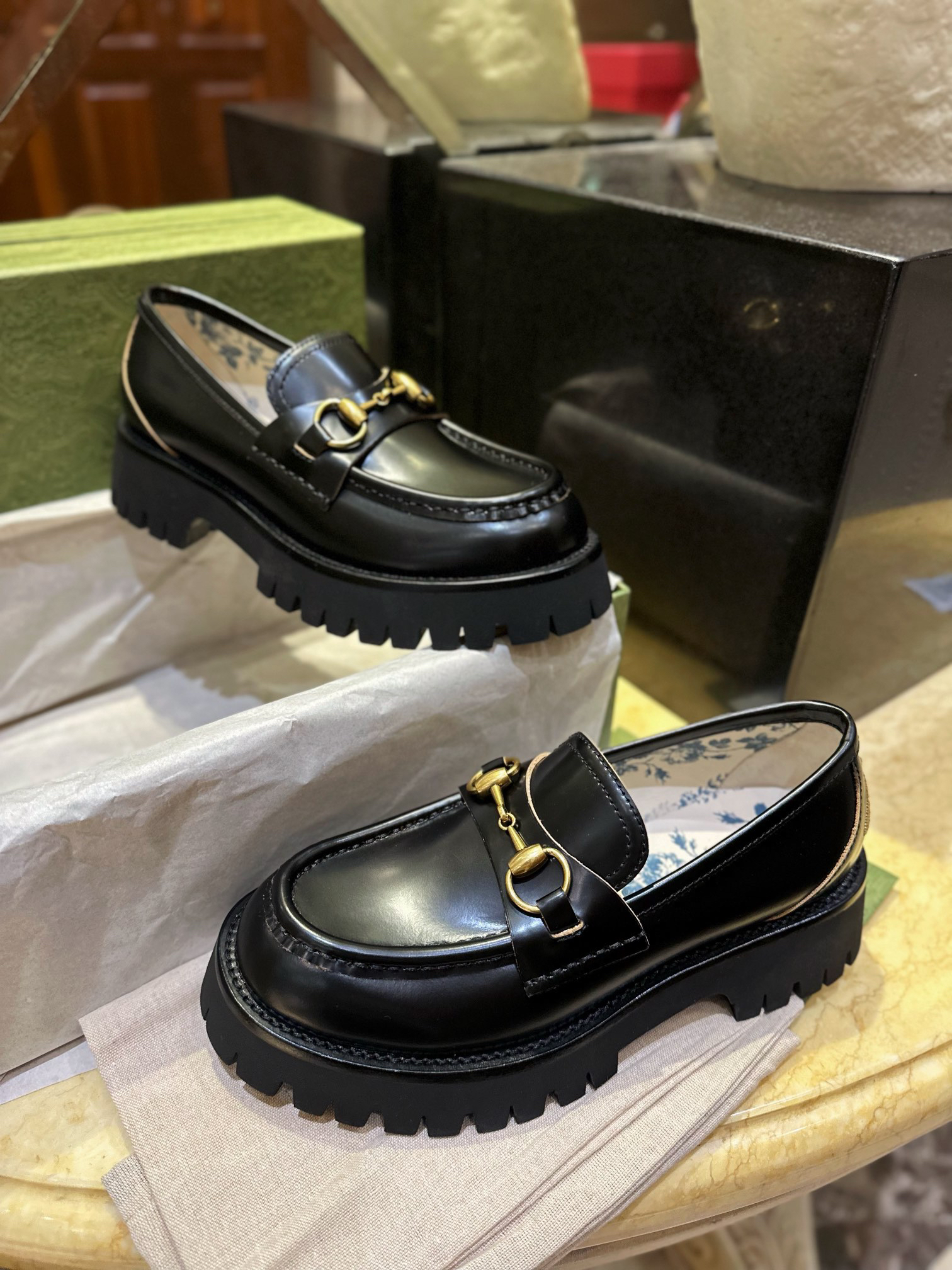 Gucci women's leather shoes-37