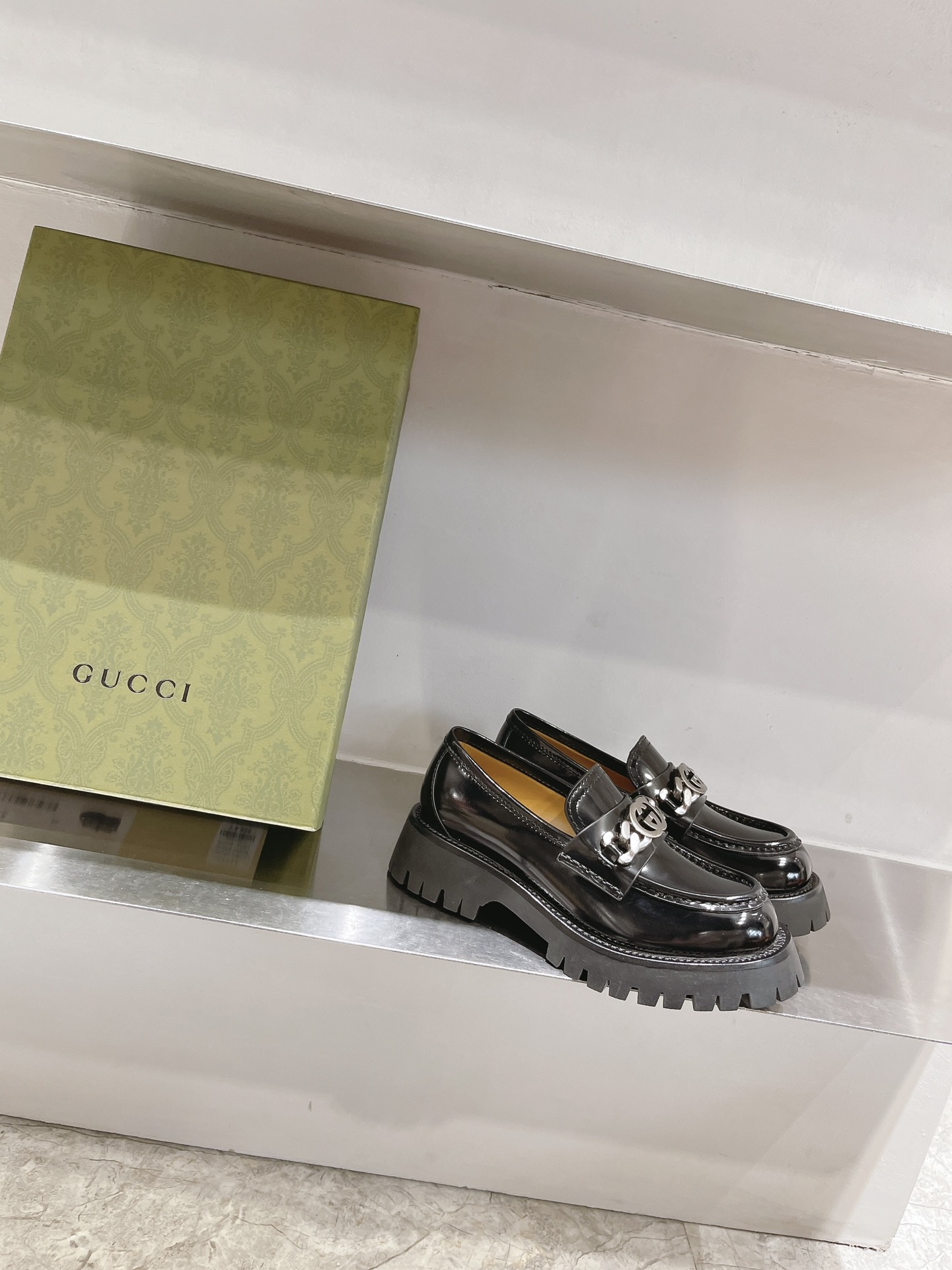 Gucci women's leather shoes-30