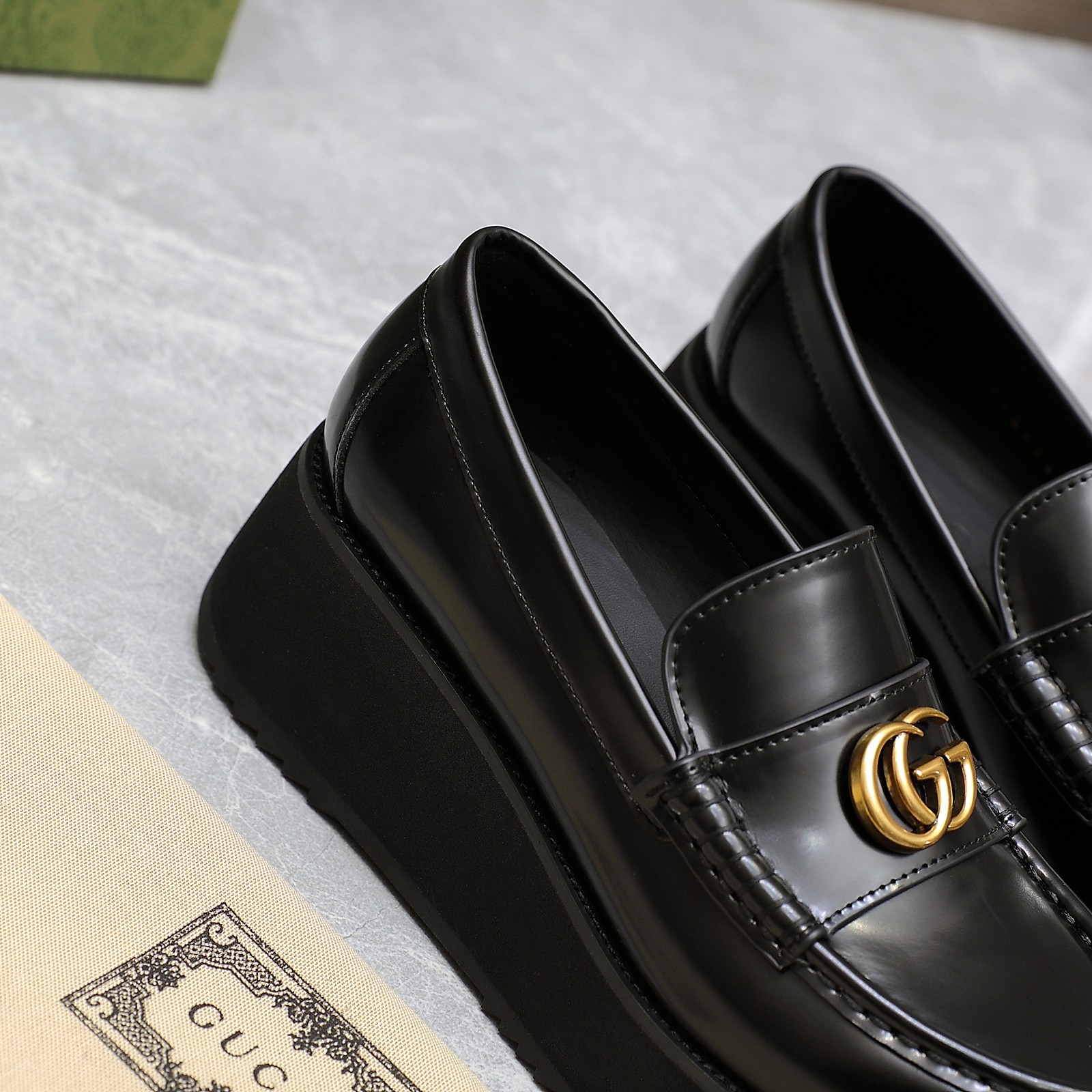 Gucci women's leather shoes-36