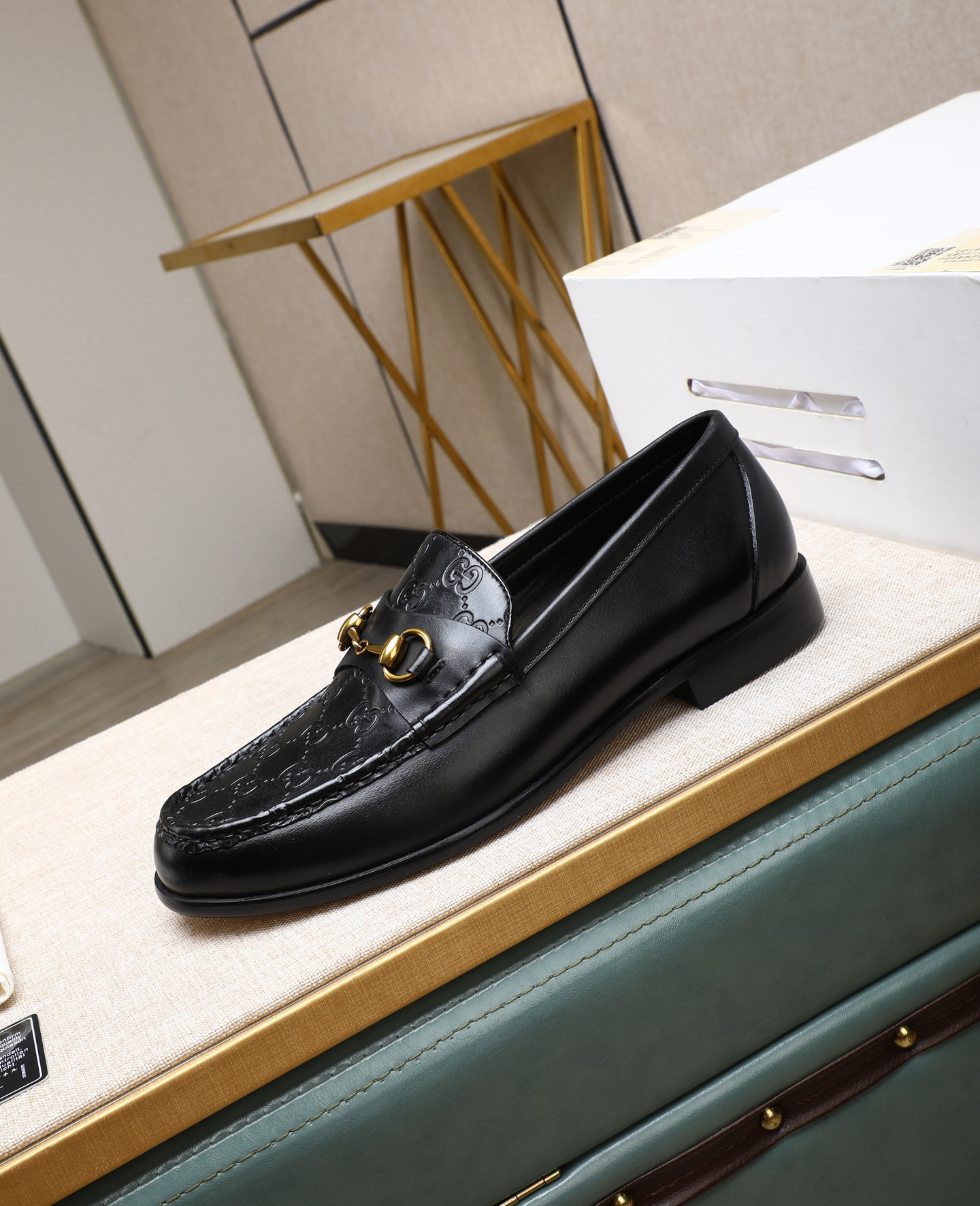 Gucci men's leather shoes-102