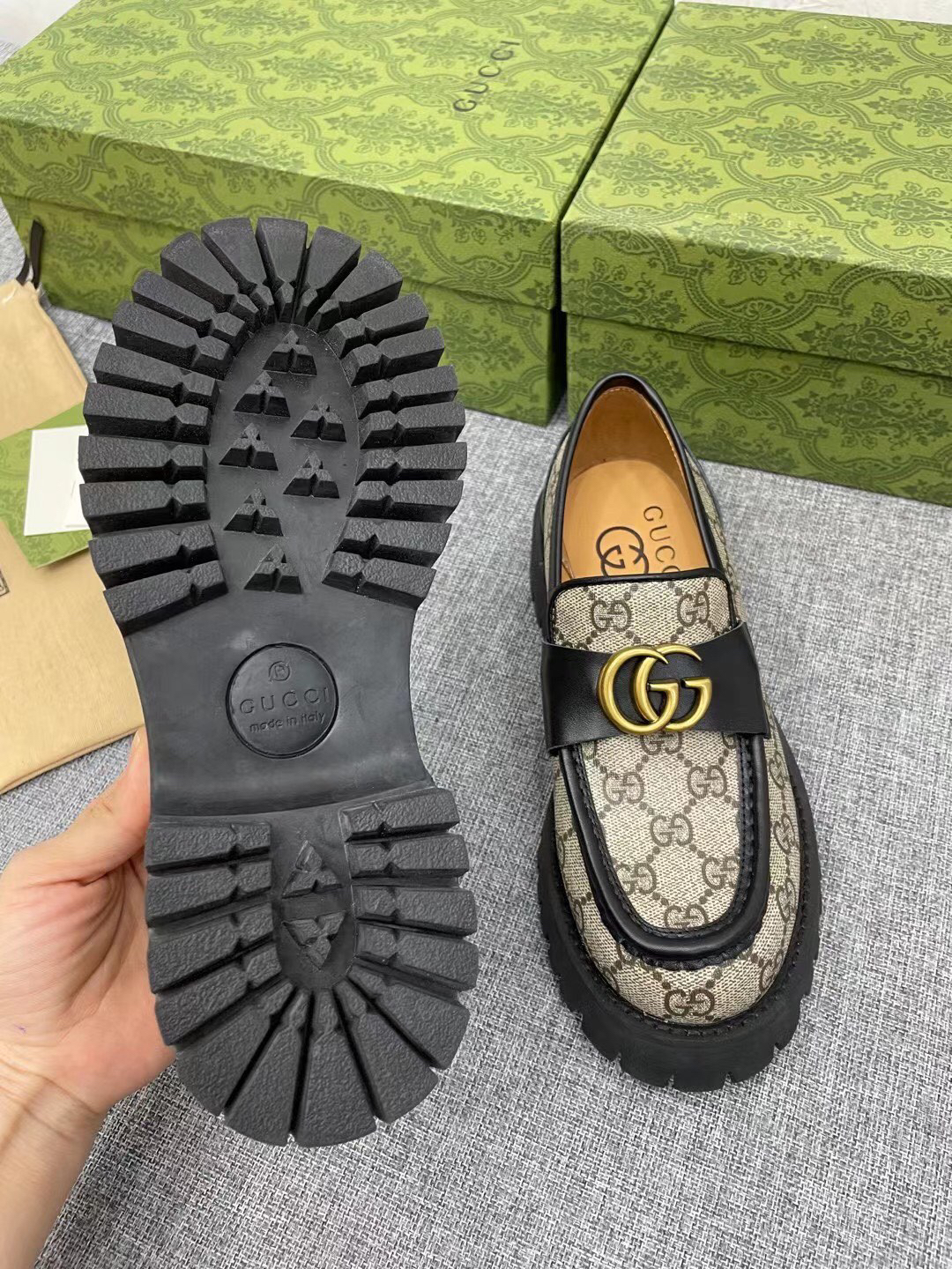 Gucci women's leather shoes-83