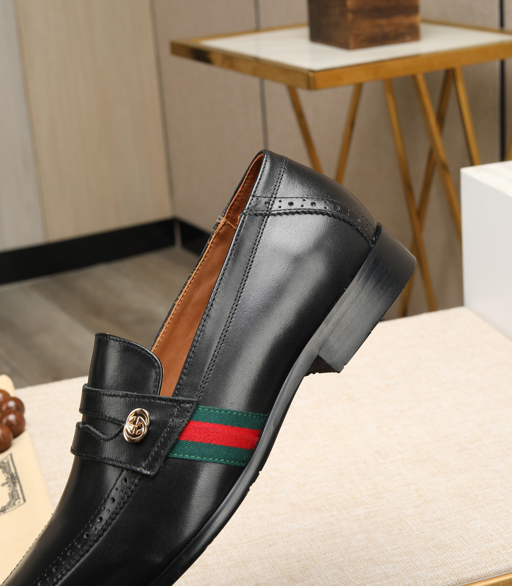 Gucci men's leather shoes-112