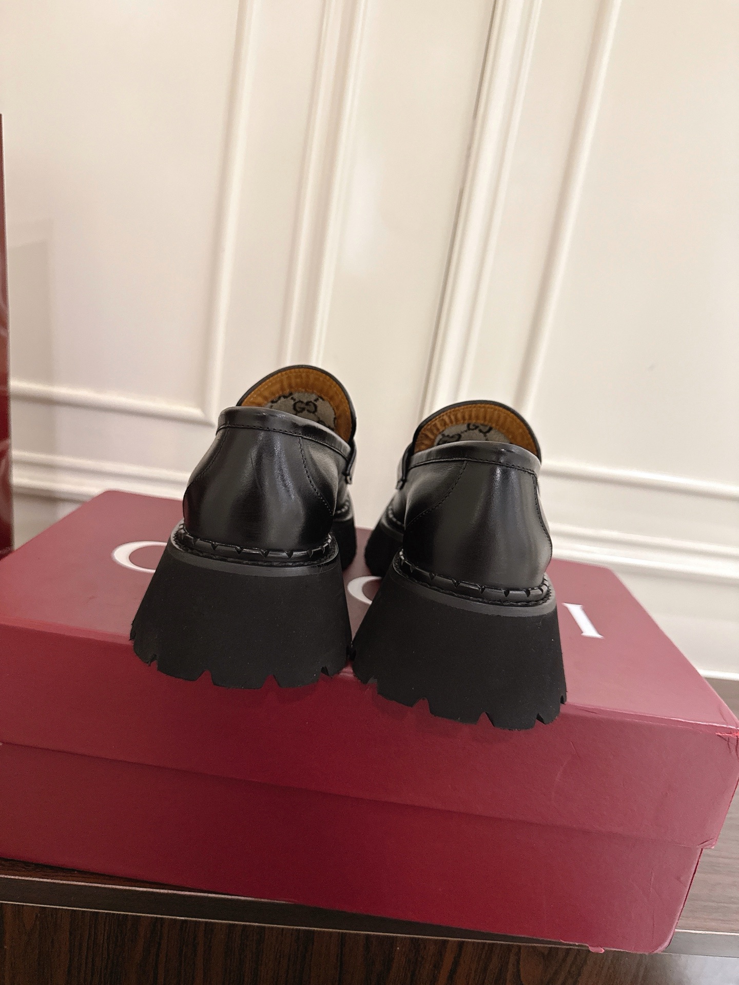 Gucci women's leather shoes-63