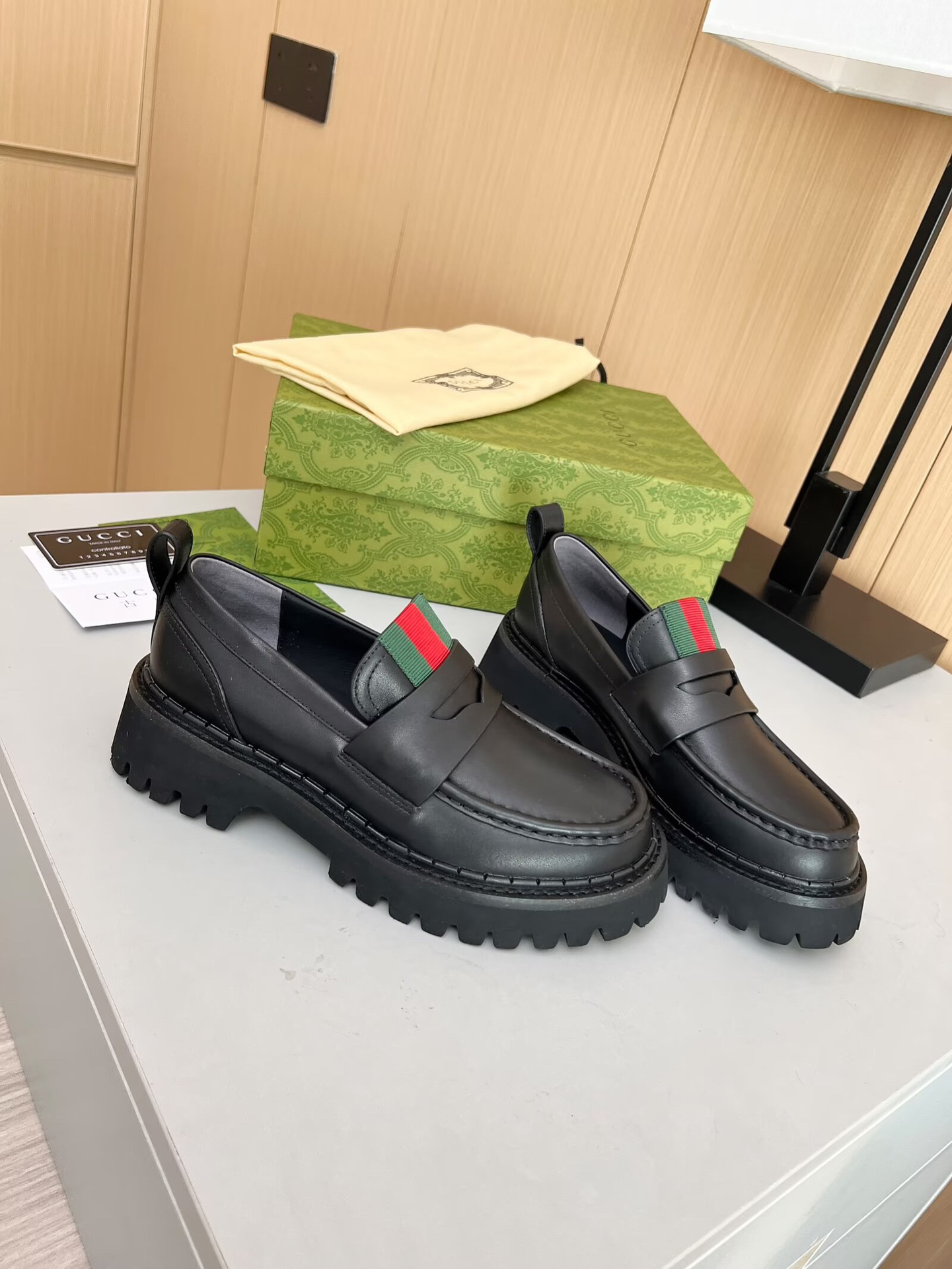 Gucci women's leather shoes-16