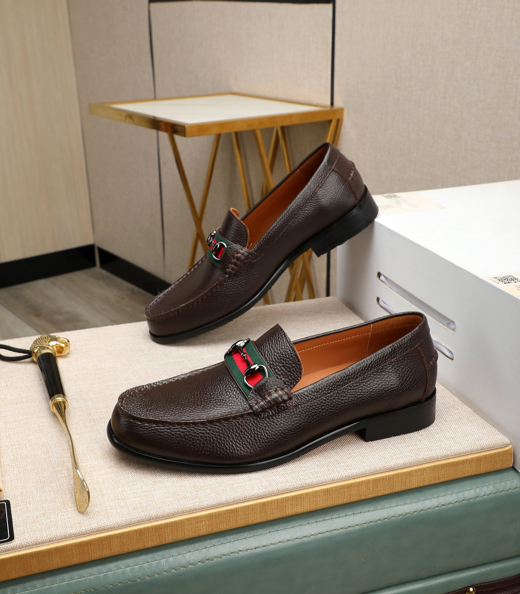 Gucci men's leather shoes-134