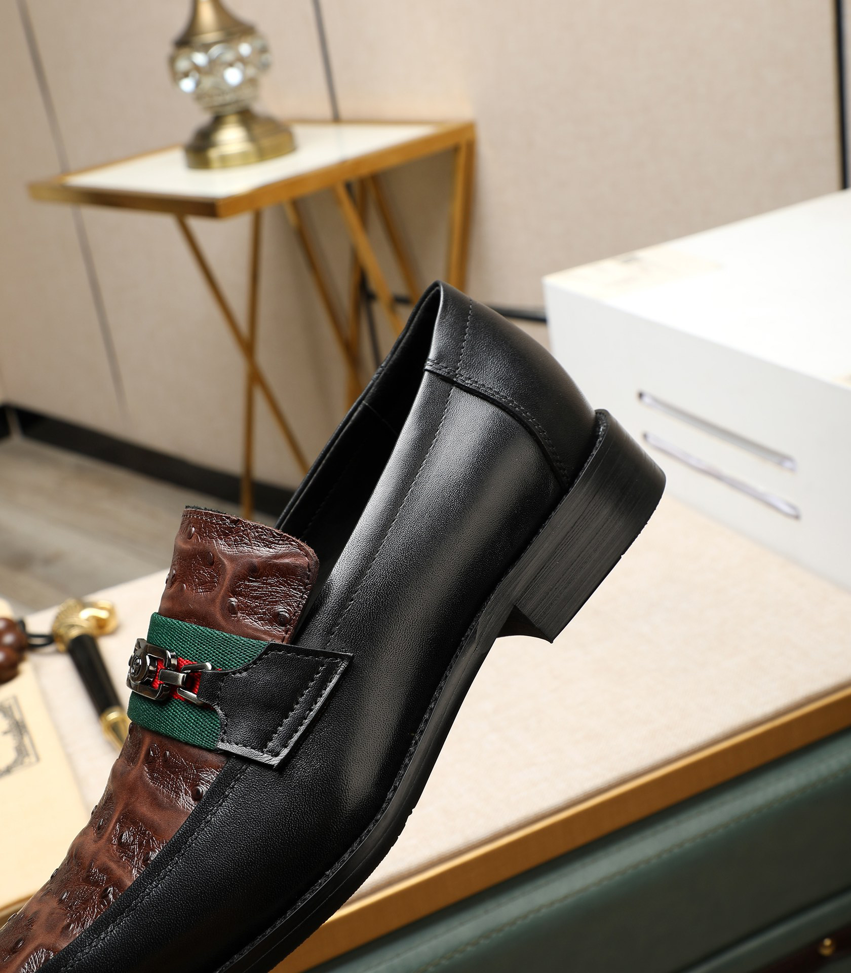 Gucci men's leather shoes-109