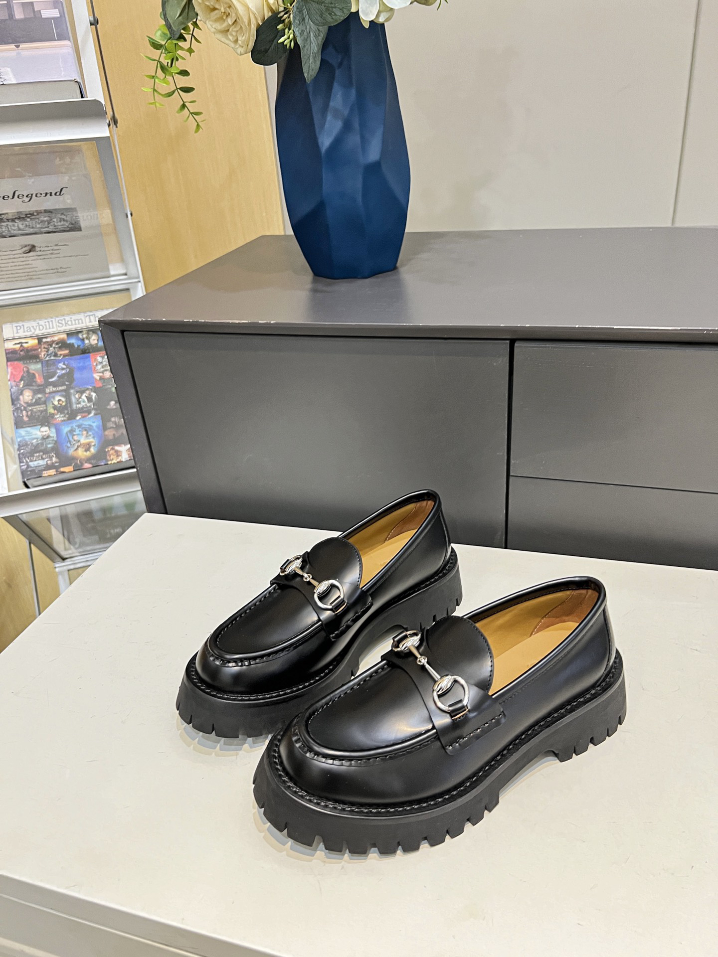 Gucci women's leather shoes-5