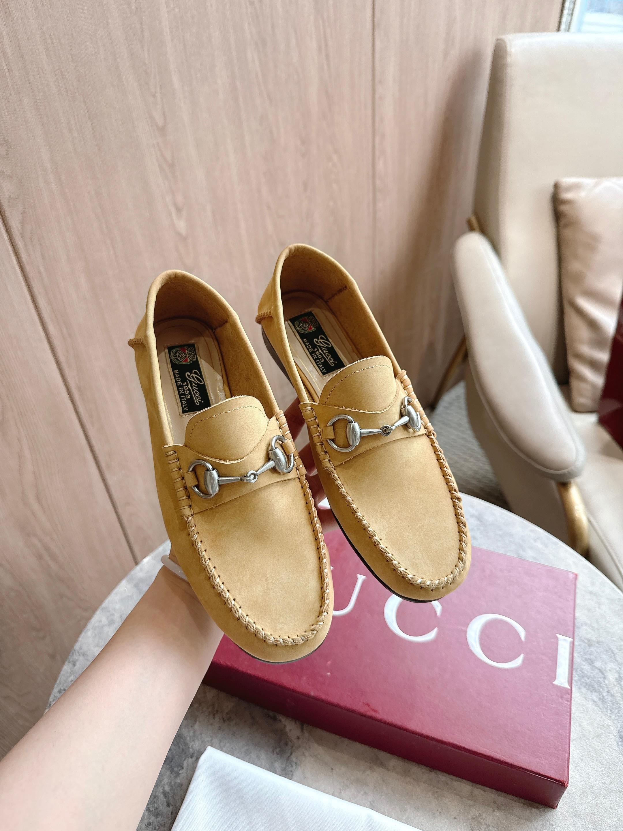 Gucci women's leather shoes-39