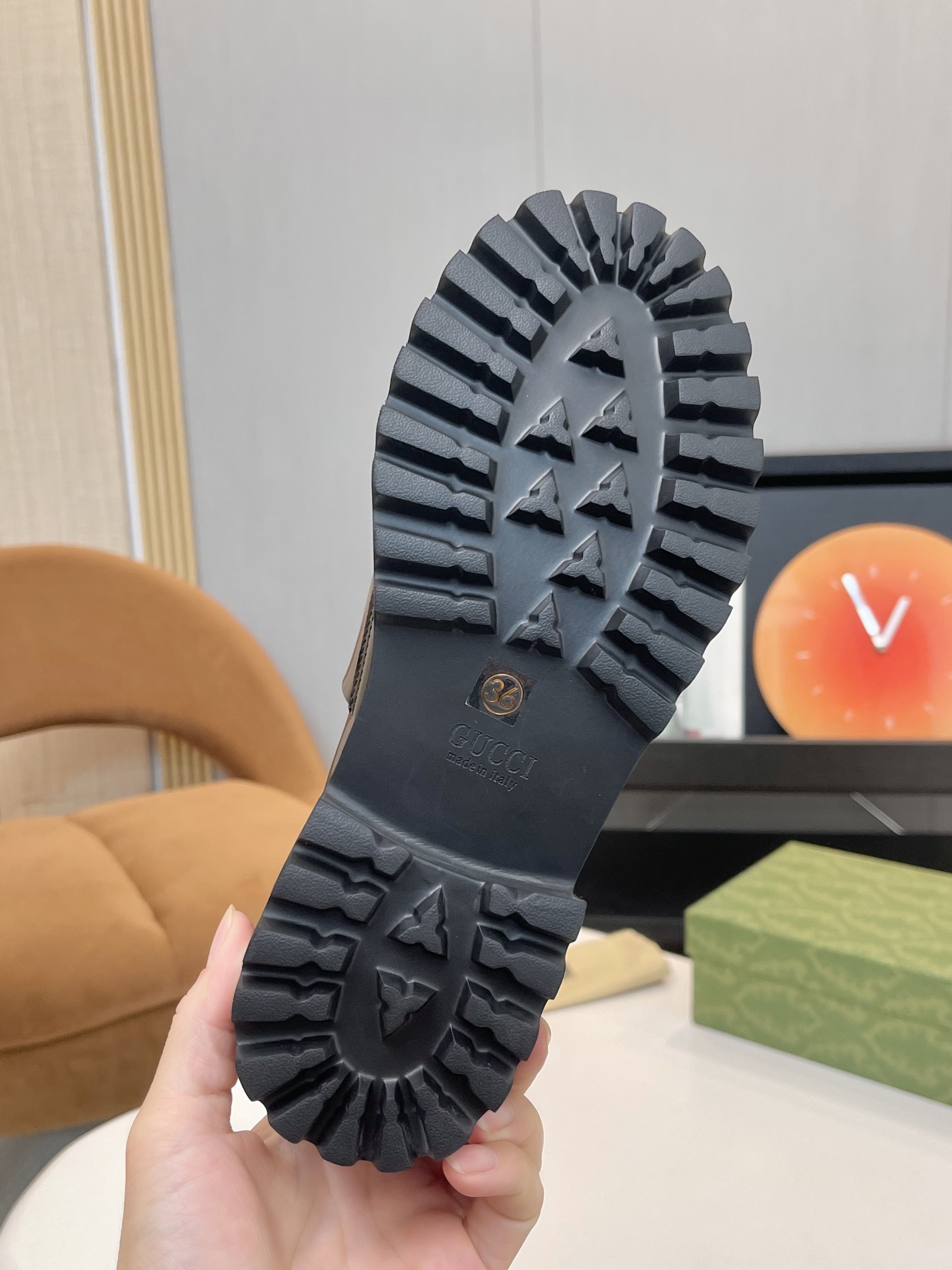 Gucci women's leather shoes-79