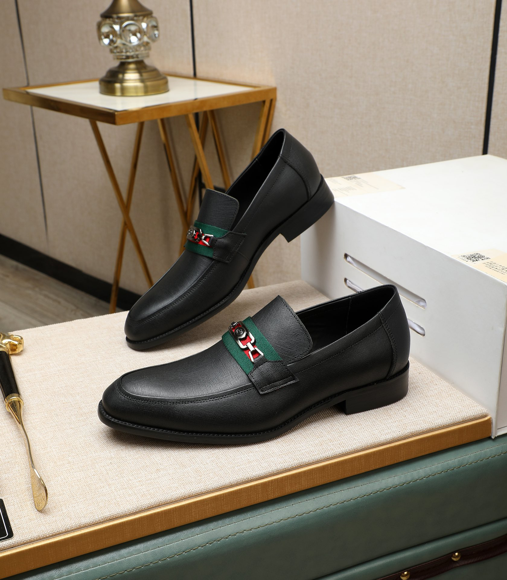 Gucci men's leather shoes-107