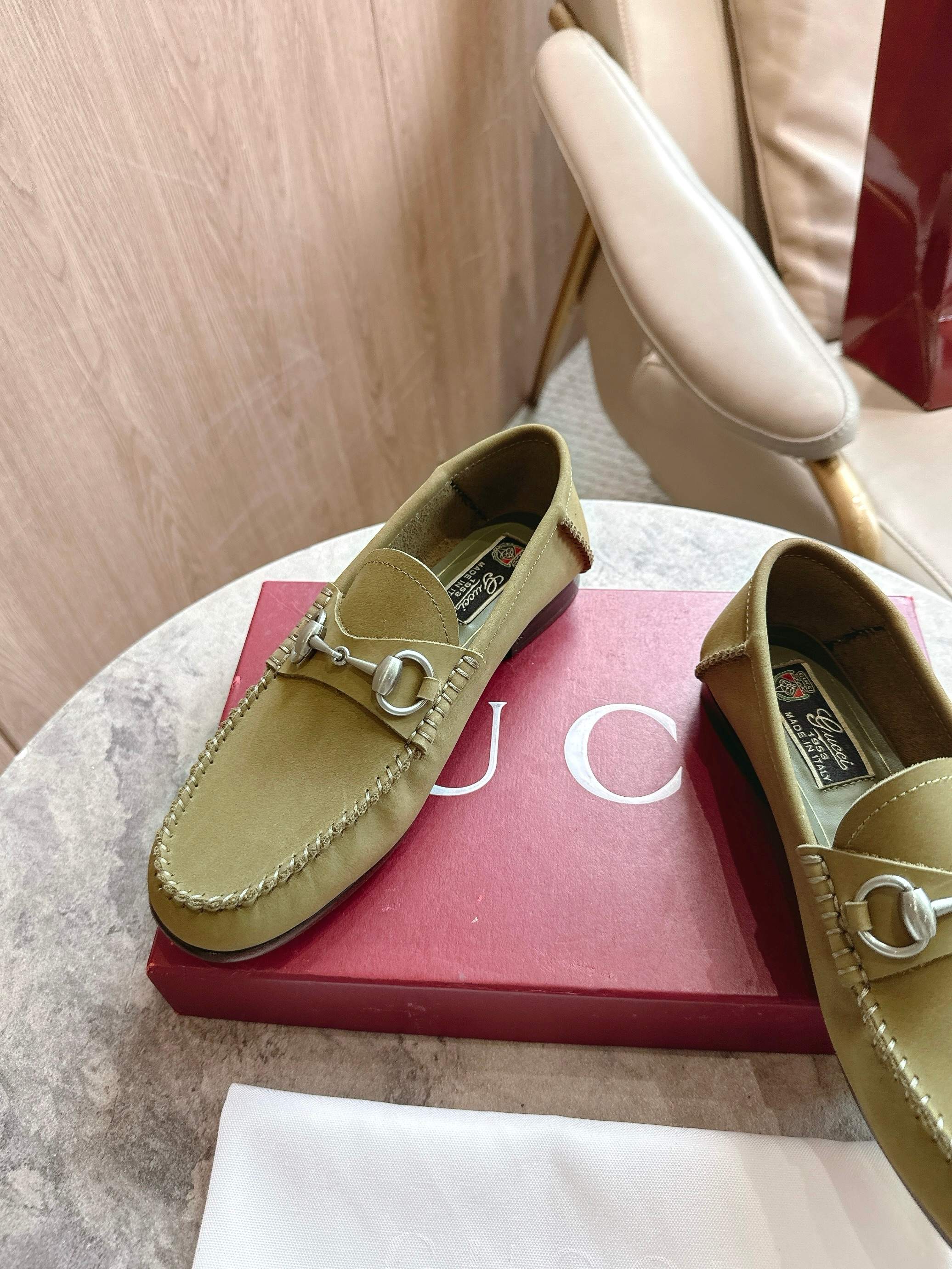 Gucci women's leather shoes-38