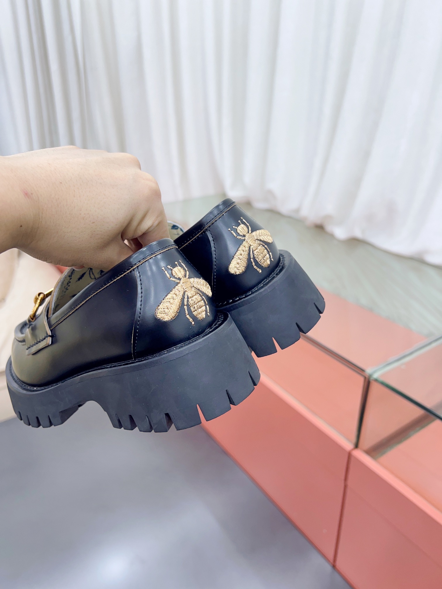 Gucci women's leather shoes-78