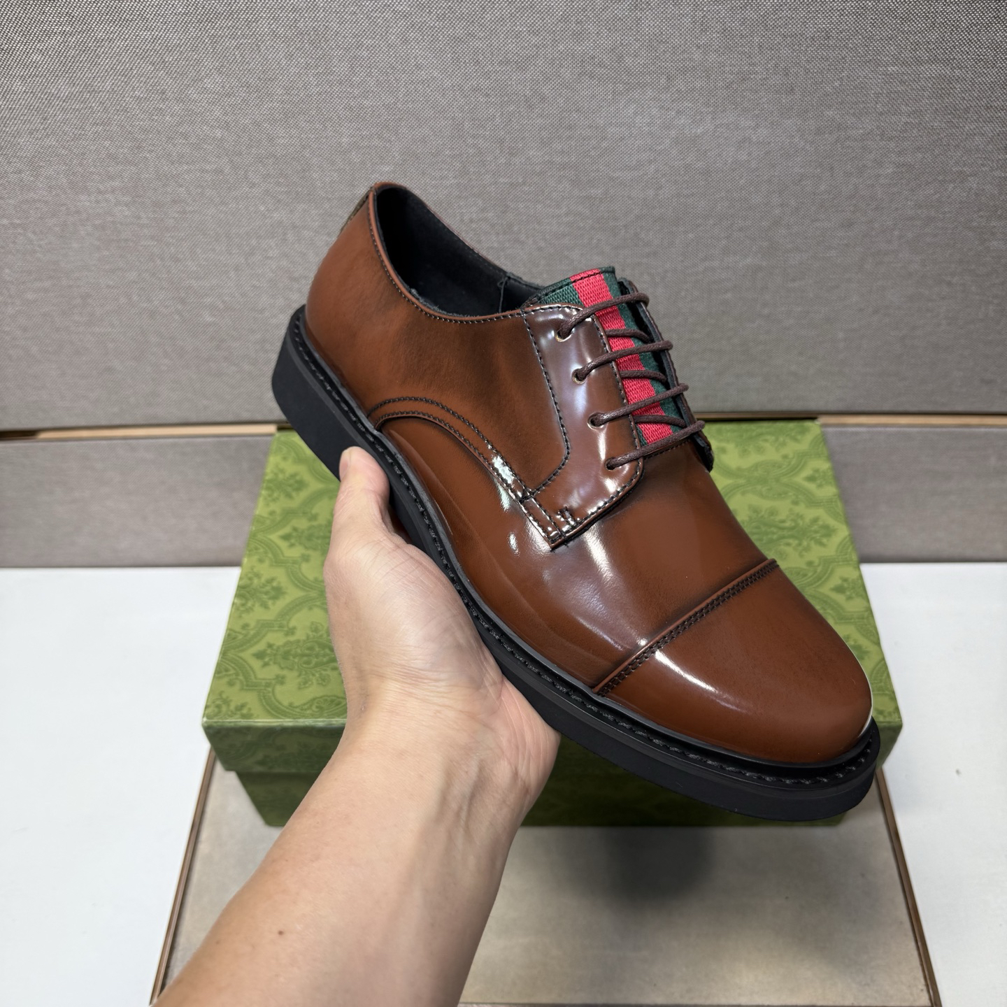 Gucci men's leather shoes-121