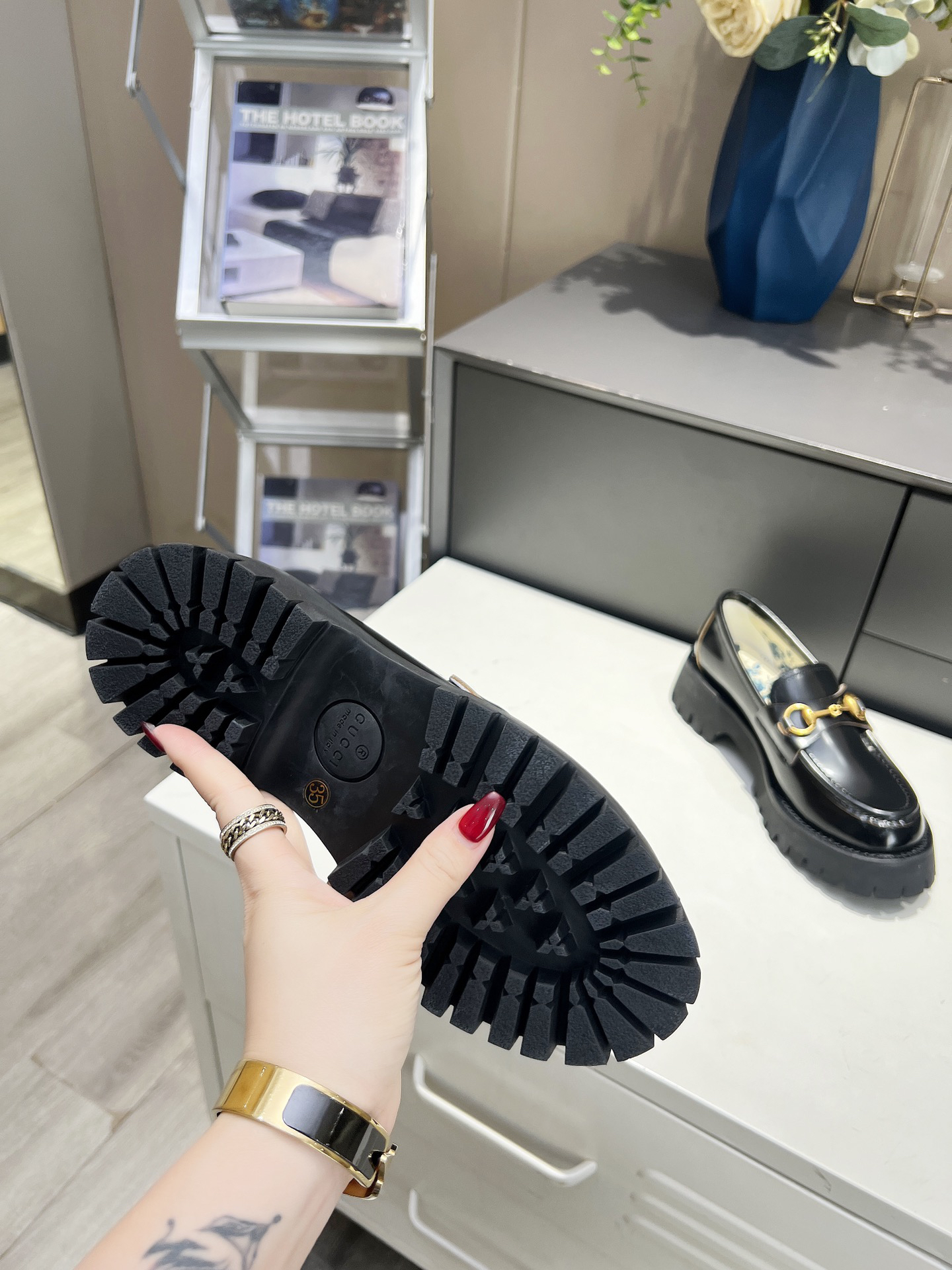 Gucci women's leather shoes-26