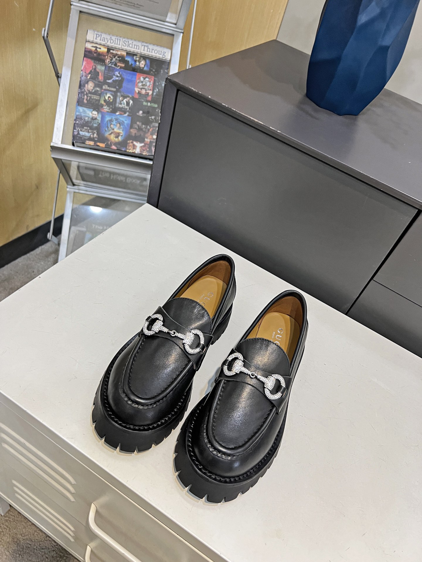 Gucci women's leather shoes-12