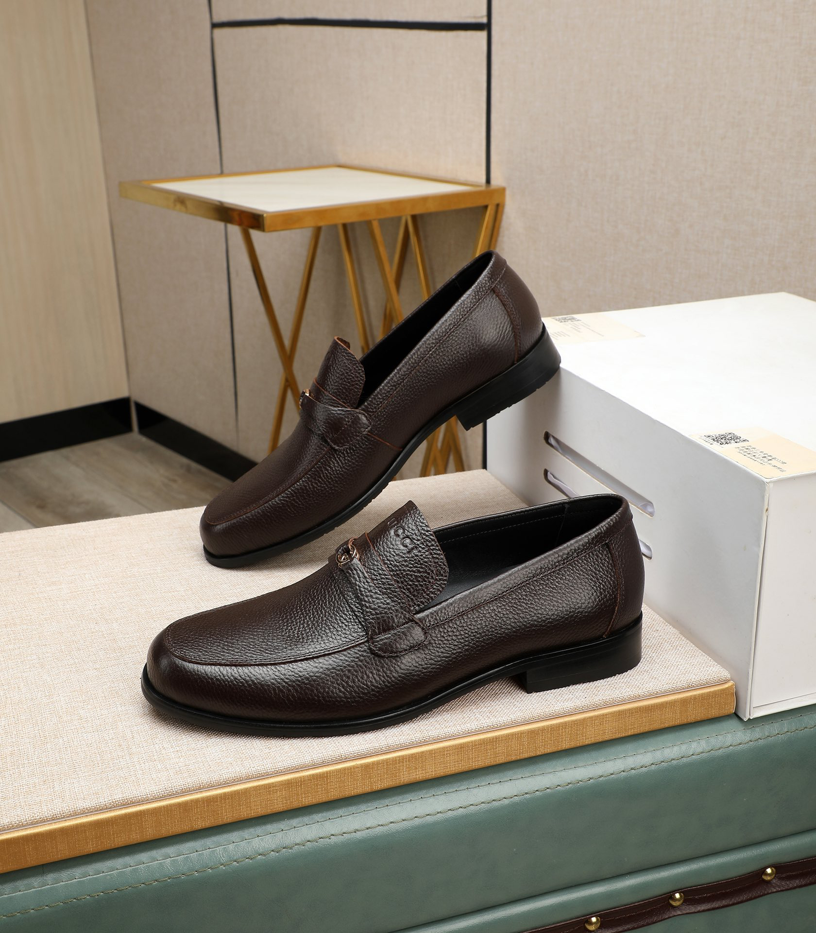 Gucci men's leather shoes-135