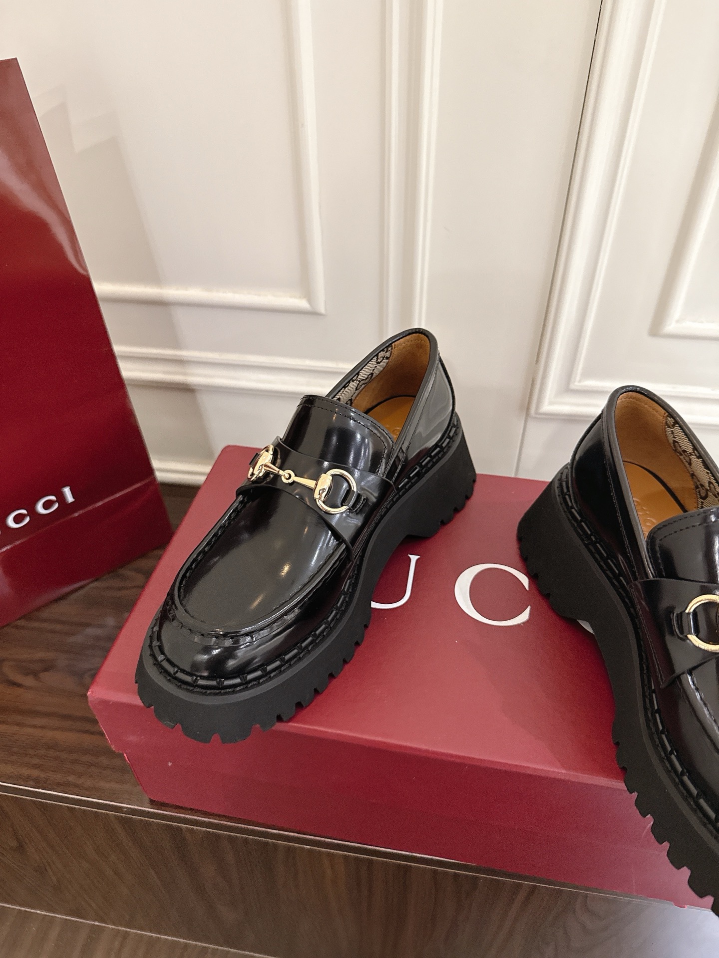 Gucci women's leather shoes-64