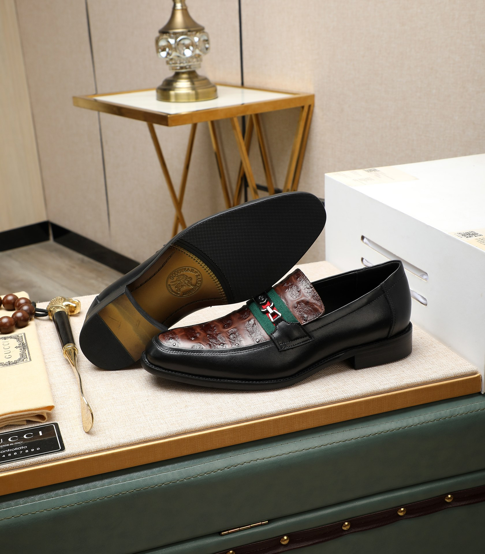 Gucci men's leather shoes-109