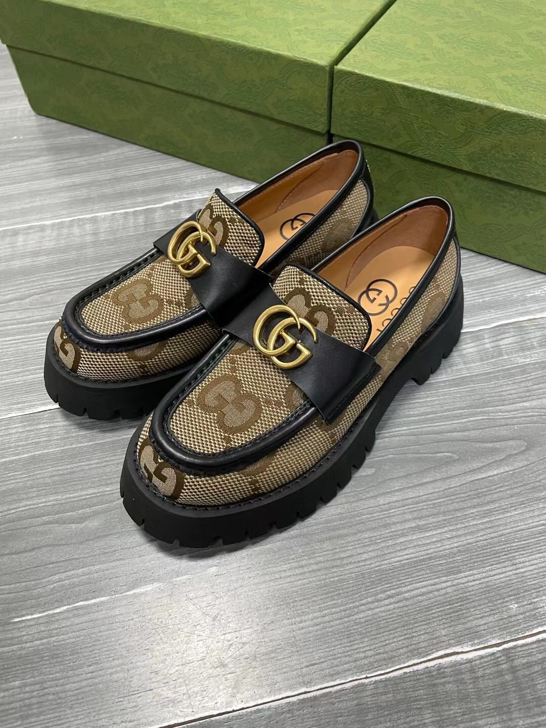Gucci women's leather shoes-87