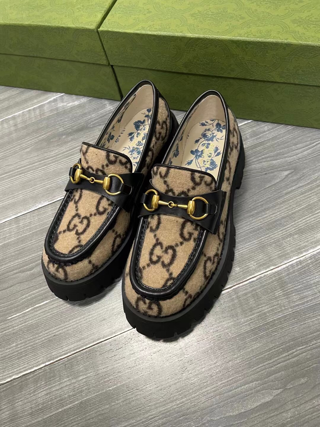 Gucci women's leather shoes-84