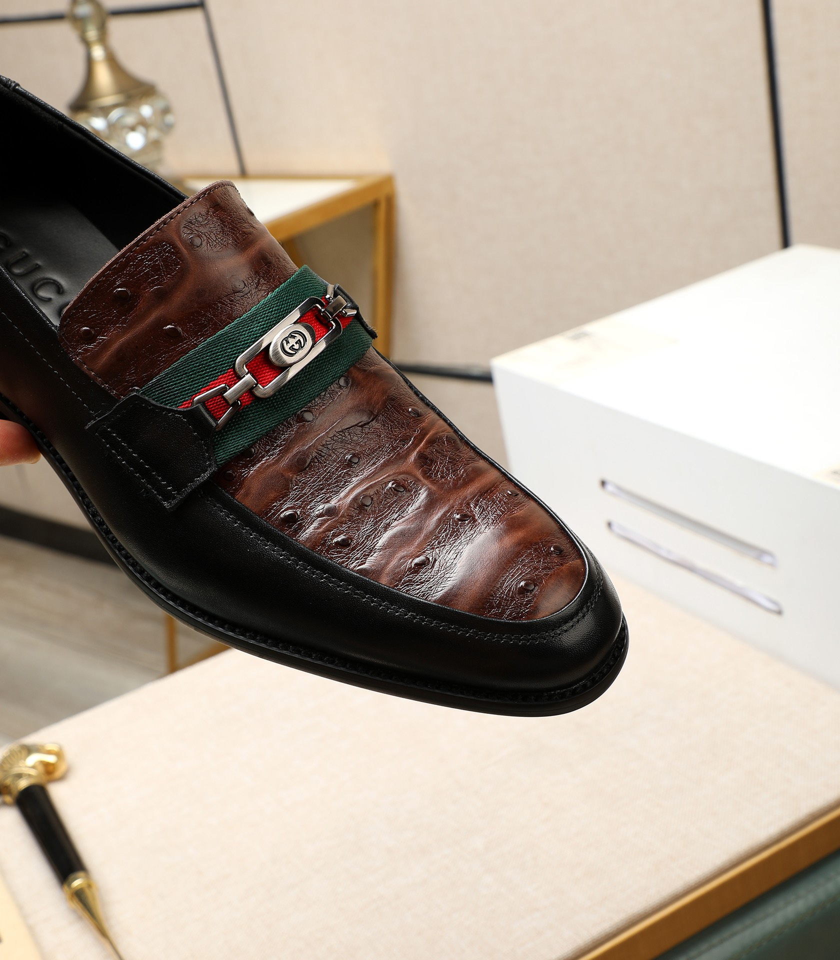 Gucci men's leather shoes-109