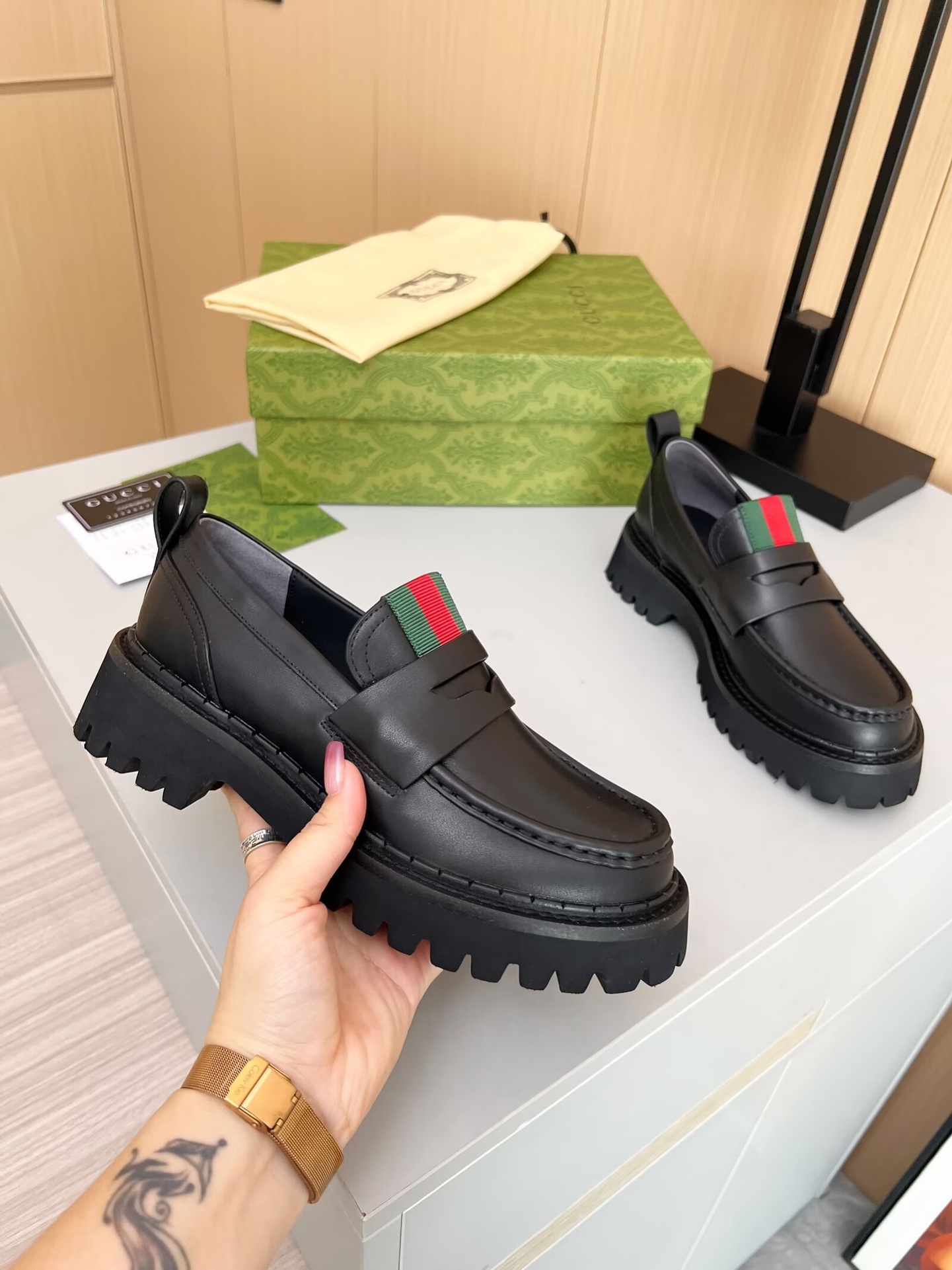 Gucci women's leather shoes-28