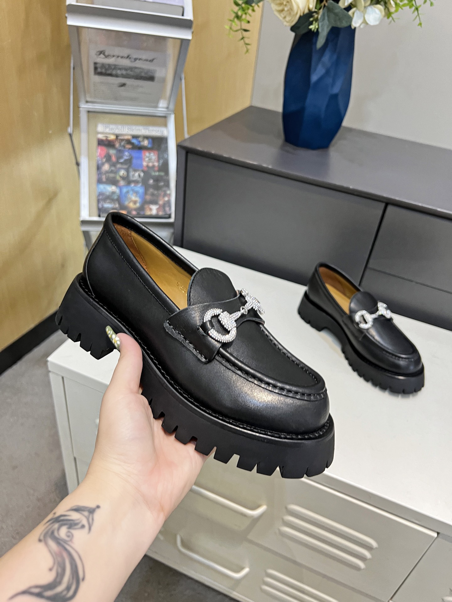 Gucci women's leather shoes-12