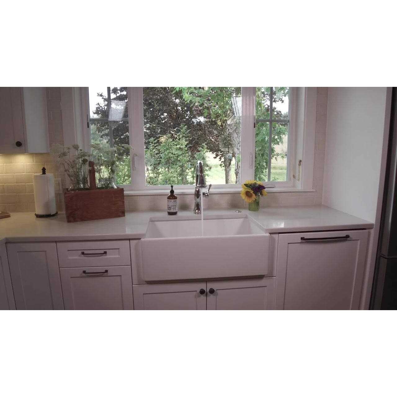 SINKOLOGY Bradstreet II 33 Farmhouse Single Bowl Fireclay Workstation Kitchen Sink