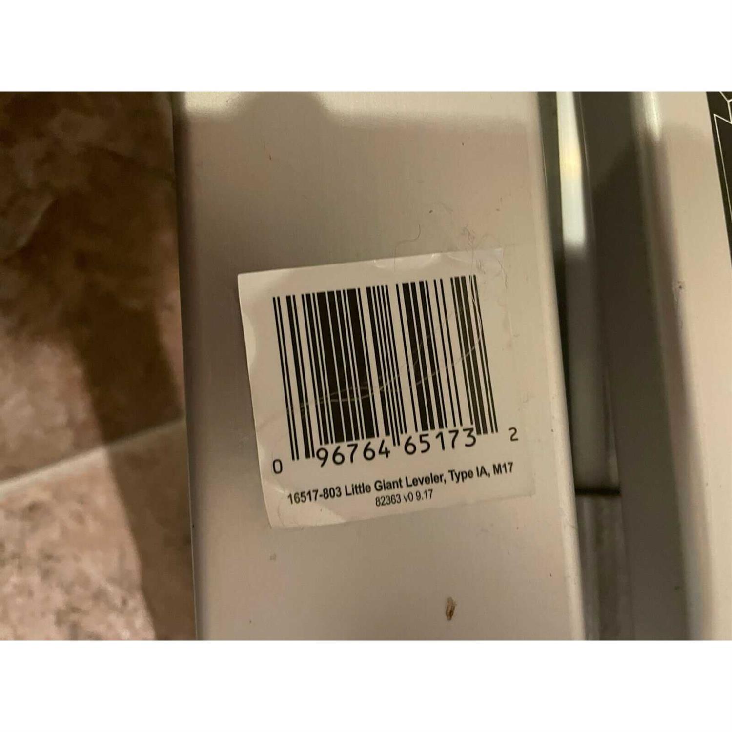 Little Giant Ladders Leveler M17 with Leg Levelers 18-ft Reach Type 1a- 300-lb Load Capacity Telescoping Multi-Position Ladder | 16517-803