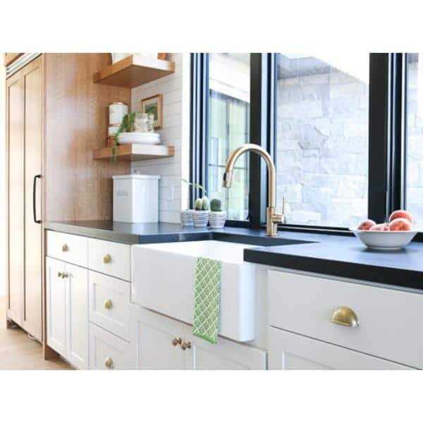 Sinkology Turner Farmhouse Fireclay 30 in. Single Bowl Kitchen Sink in Crisp White