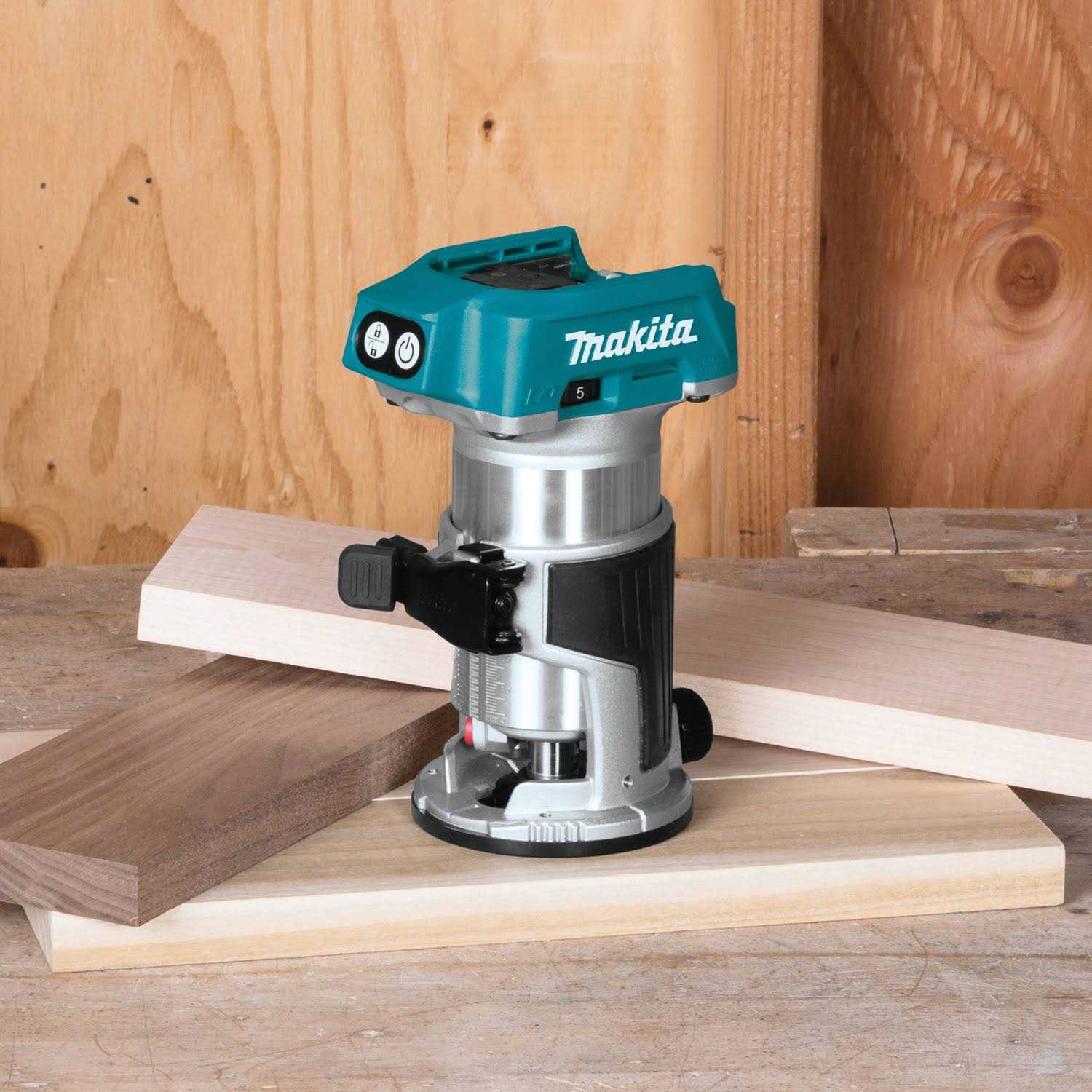 Makita 18V LXT Brushless Compact Cordless Router XTR01Z