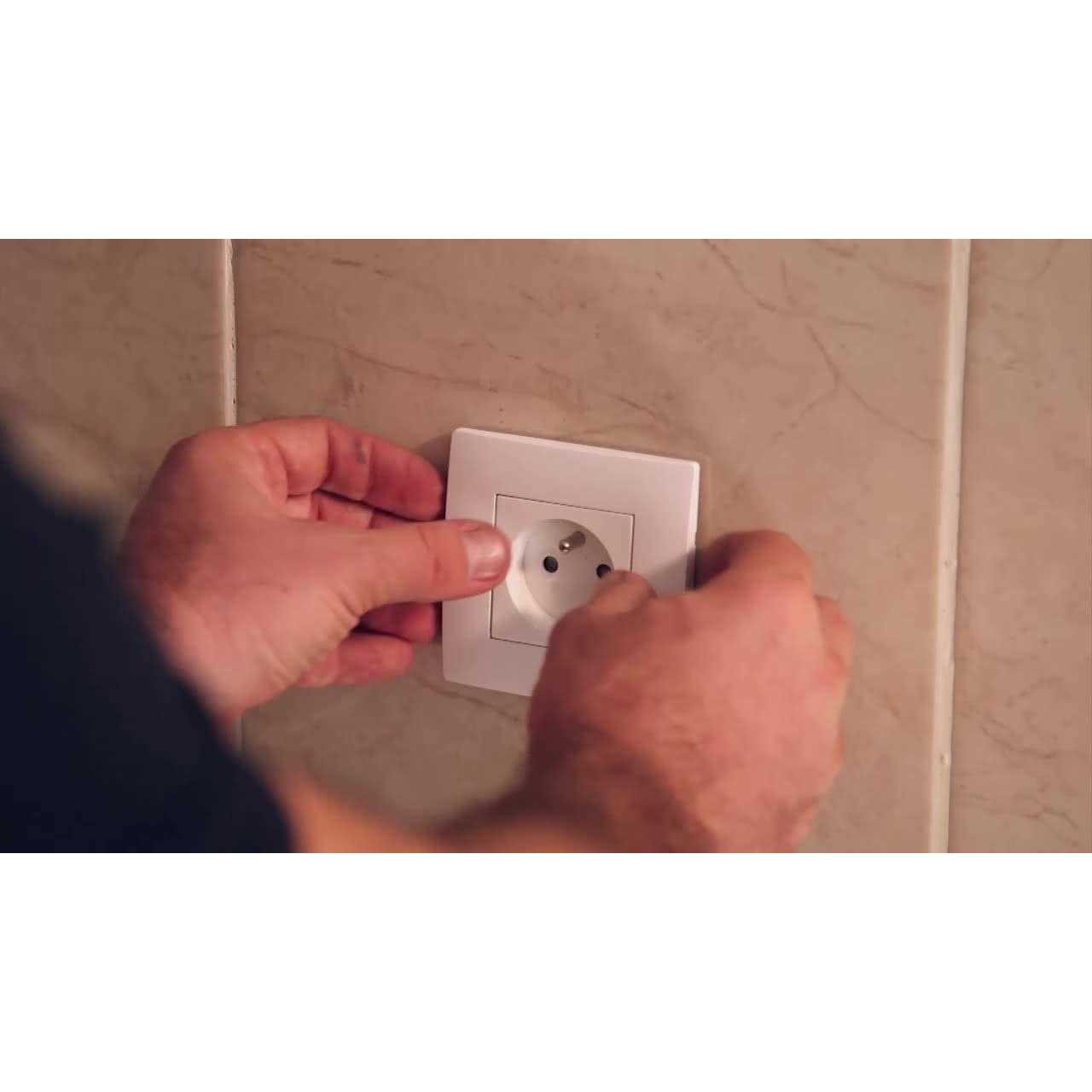 Innovera Decor by Palram 18-1/2-in x 24-3/10-in Embossed Brushed Nickel PVC Abstract Wall Panel