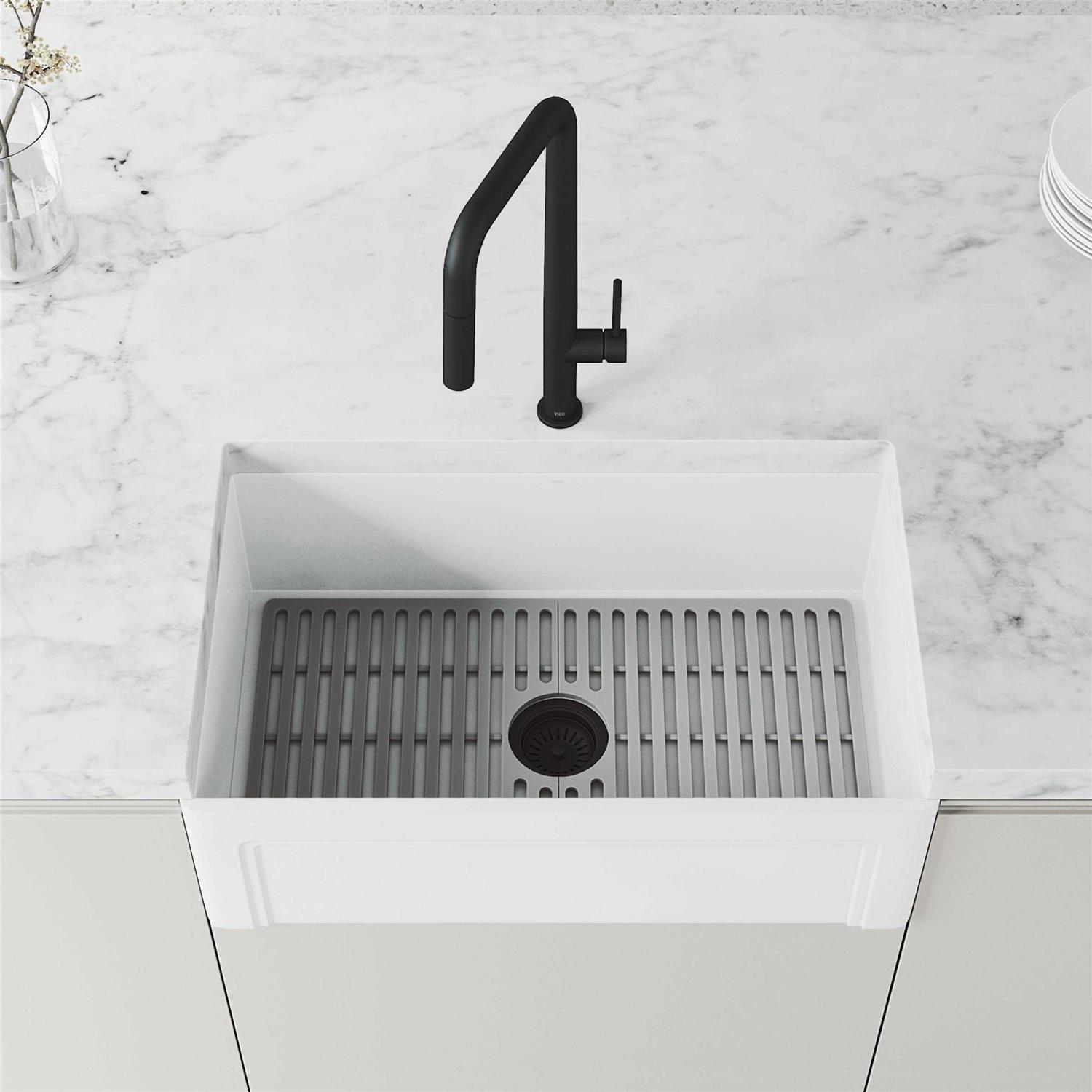 VIGO Parsons Matte Brushed Gold Single Handle Pull-Down Kitchen Faucet VG02031MG